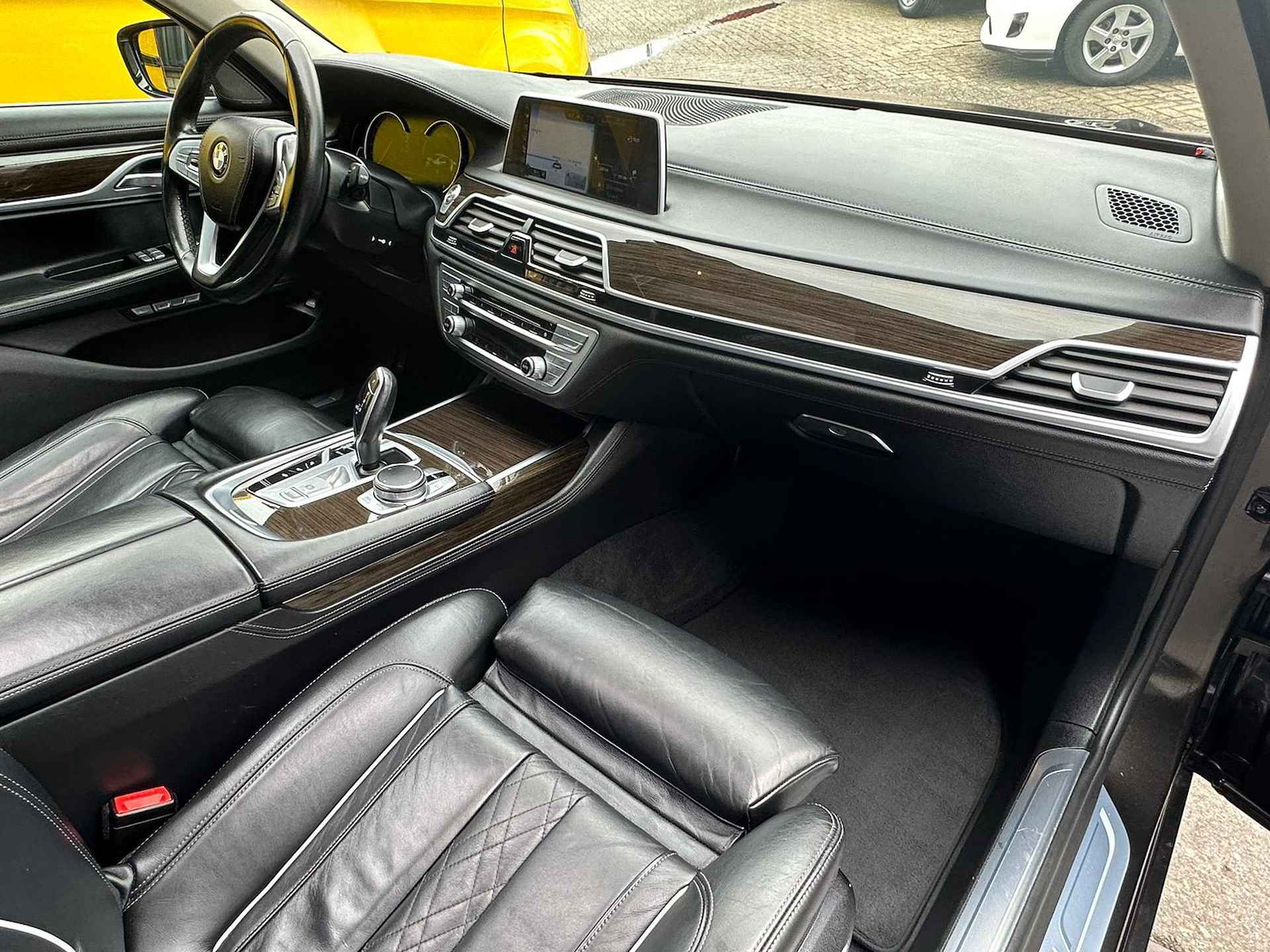 BMW 7-serie 730d xDrive High Executive Leder - Navi - Camera - Schuifdak - 10/44