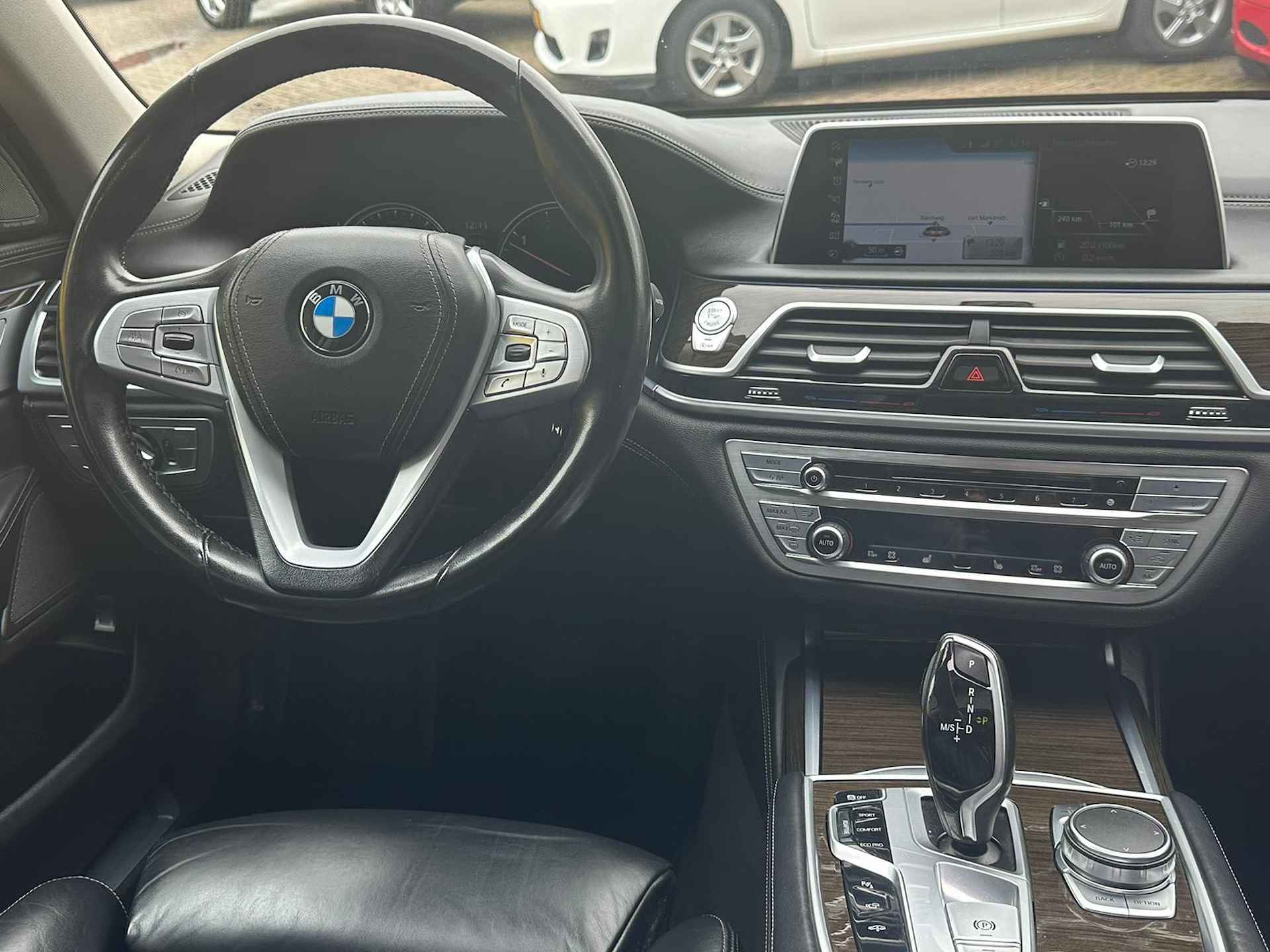 BMW 7-serie 730d xDrive High Executive Leder - Navi - Camera - Schuifdak - 12/44