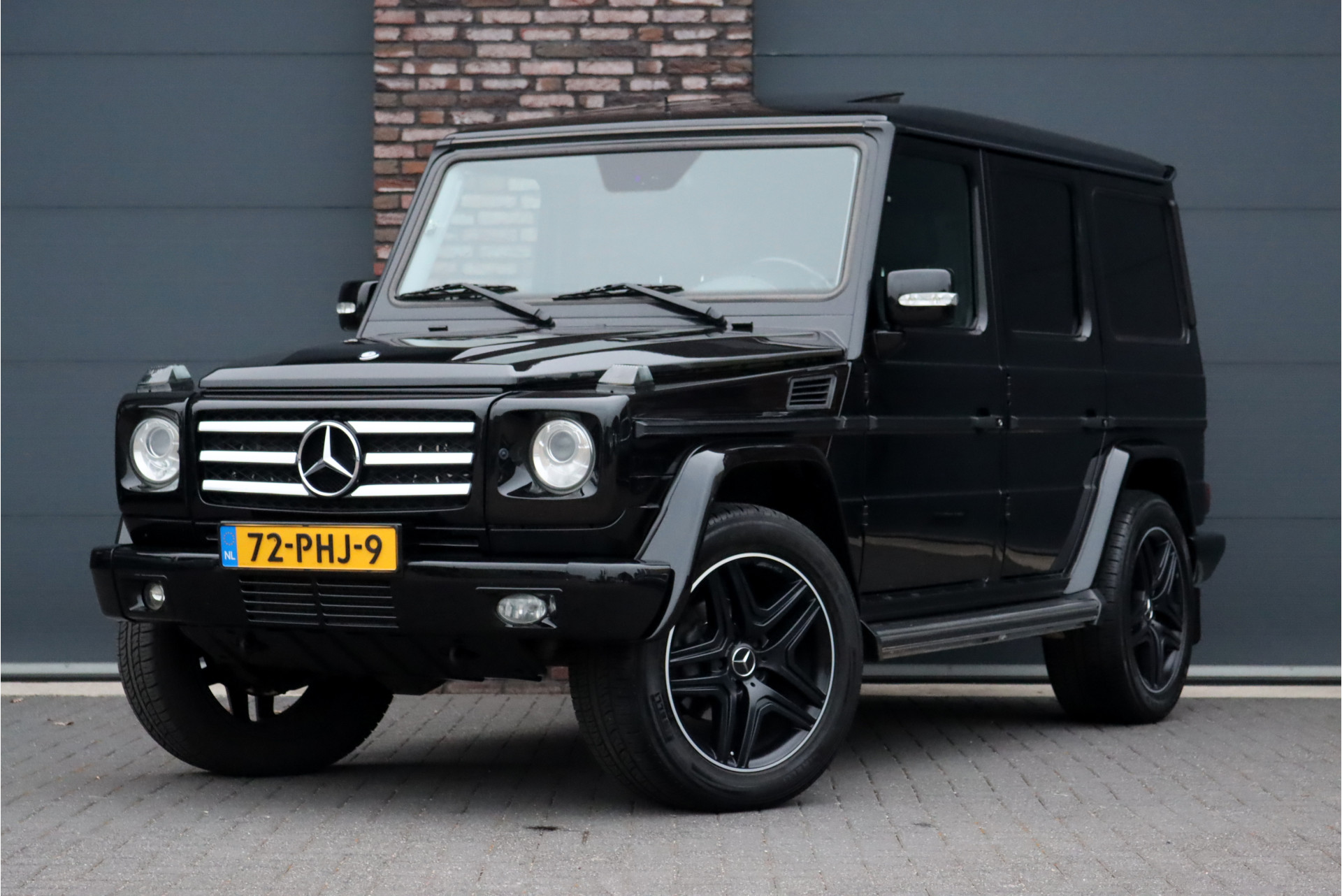 Mercedes-Benz G-Klasse 350 CDI Lang Aut7 | Schuifdak | Memory | Trekhaak | Leder | Comand APS | Stoelverwarming V+A | Camera | Standkachel | RVS-pakket | Sfeerverlichting |