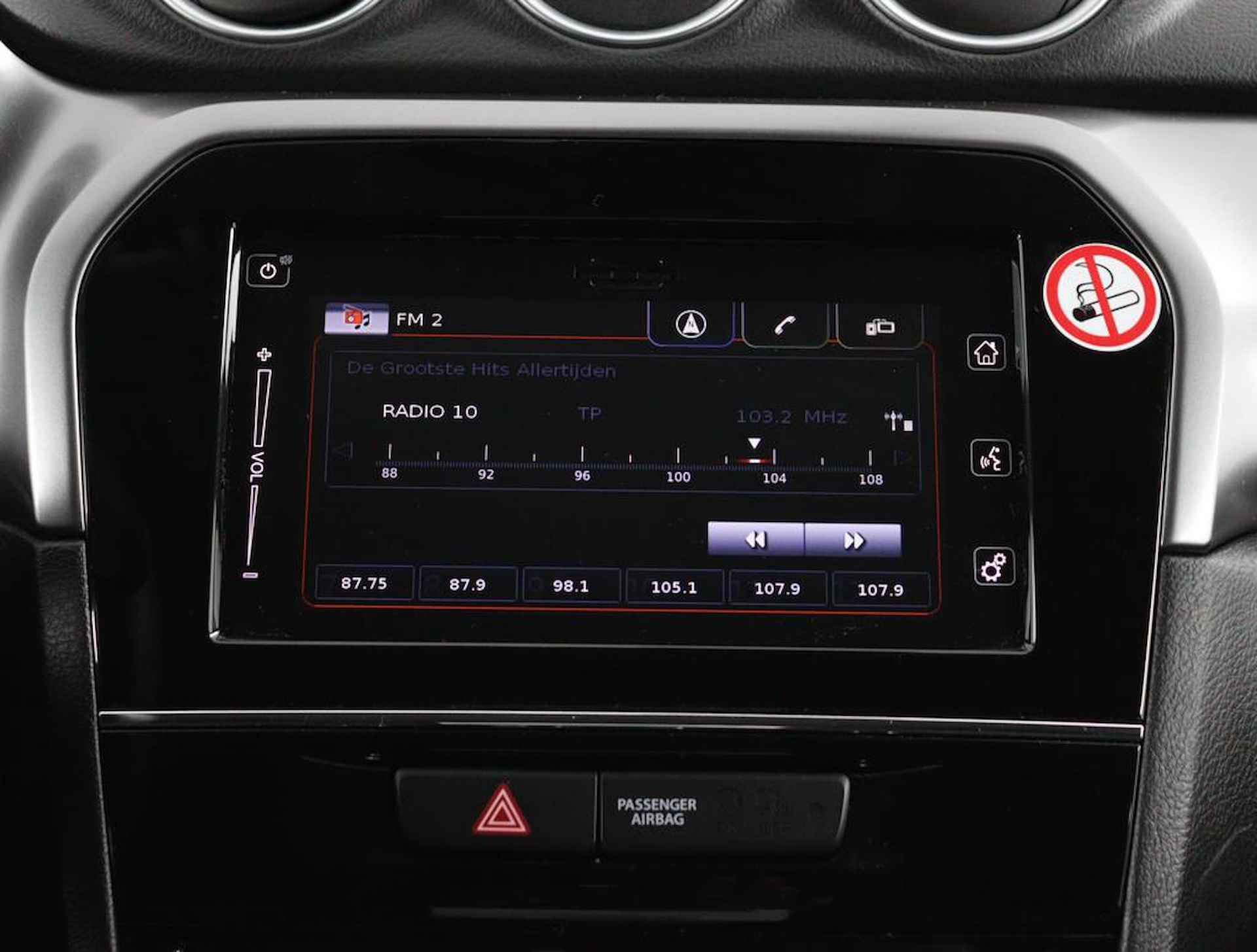 Suzuki Vitara 1.5 Hybrid Select | Navigatie | Keyless Entry | Bi Tone | Suzuki Safety Systeem | Achteruitrijcamera | Automaat | Led Verlichting | Dodehoek Detectie | - 15/50