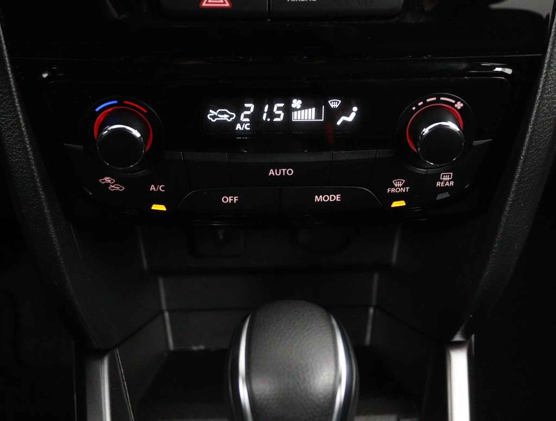 Suzuki Vitara 1.5 Hybrid Select | Navigatie | Keyless Entry | Bi Tone | Suzuki Safety Systeem | Achteruitrijcamera | Automaat | Led Verlichting | Dodehoek Detectie | - 20/50