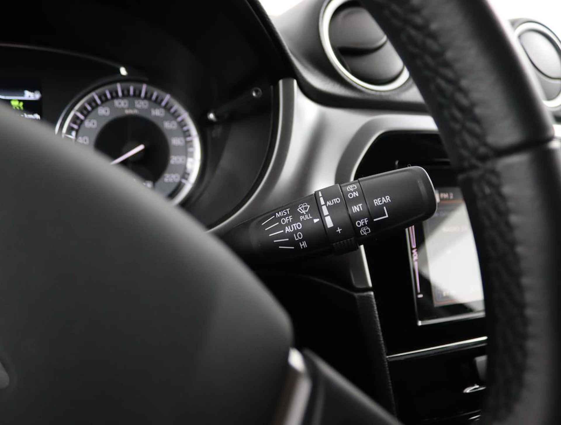 Suzuki Vitara 1.5 Hybrid Select | Navigatie | Keyless Entry | Bi Tone | Suzuki Safety Systeem | Achteruitrijcamera | Automaat | Led Verlichting | Dodehoek Detectie | - 25/50