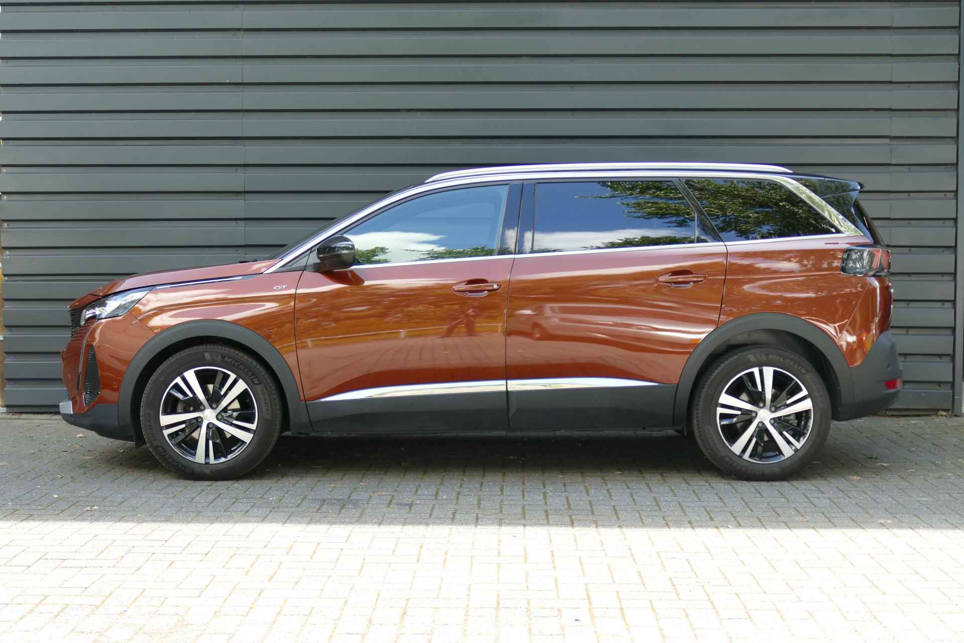 Peugeot 5008 1.2 PURETECH 130PK 7-ZITS GT AUTOMAAT / NAVI / CLIMA / PDC / 18" LMV / CAMERA / KEYLESS / FULL-LED / WINTERPAKKET / BLUETOOTH / - 2/33