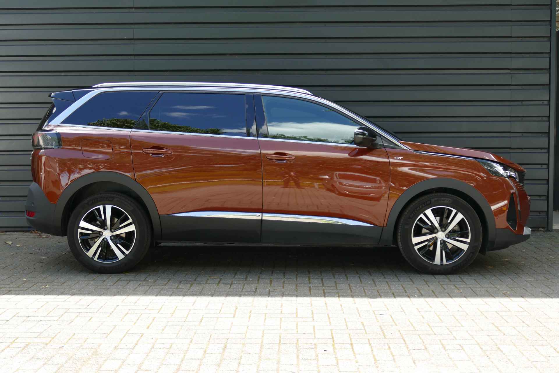 Peugeot 5008 1.2 PURETECH 130PK 7-ZITS GT AUTOMAAT / NAVI / CLIMA / PDC / 18" LMV / CAMERA / KEYLESS / FULL-LED / WINTERPAKKET / BLUETOOTH / - 3/33