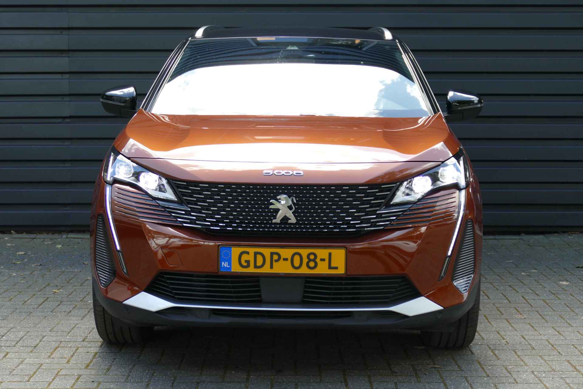 Peugeot 5008 1.2 PURETECH 130PK 7-ZITS GT AUTOMAAT / NAVI / CLIMA / PDC / 18" LMV / CAMERA / KEYLESS / FULL-LED / WINTERPAKKET / BLUETOOTH / - 4/33