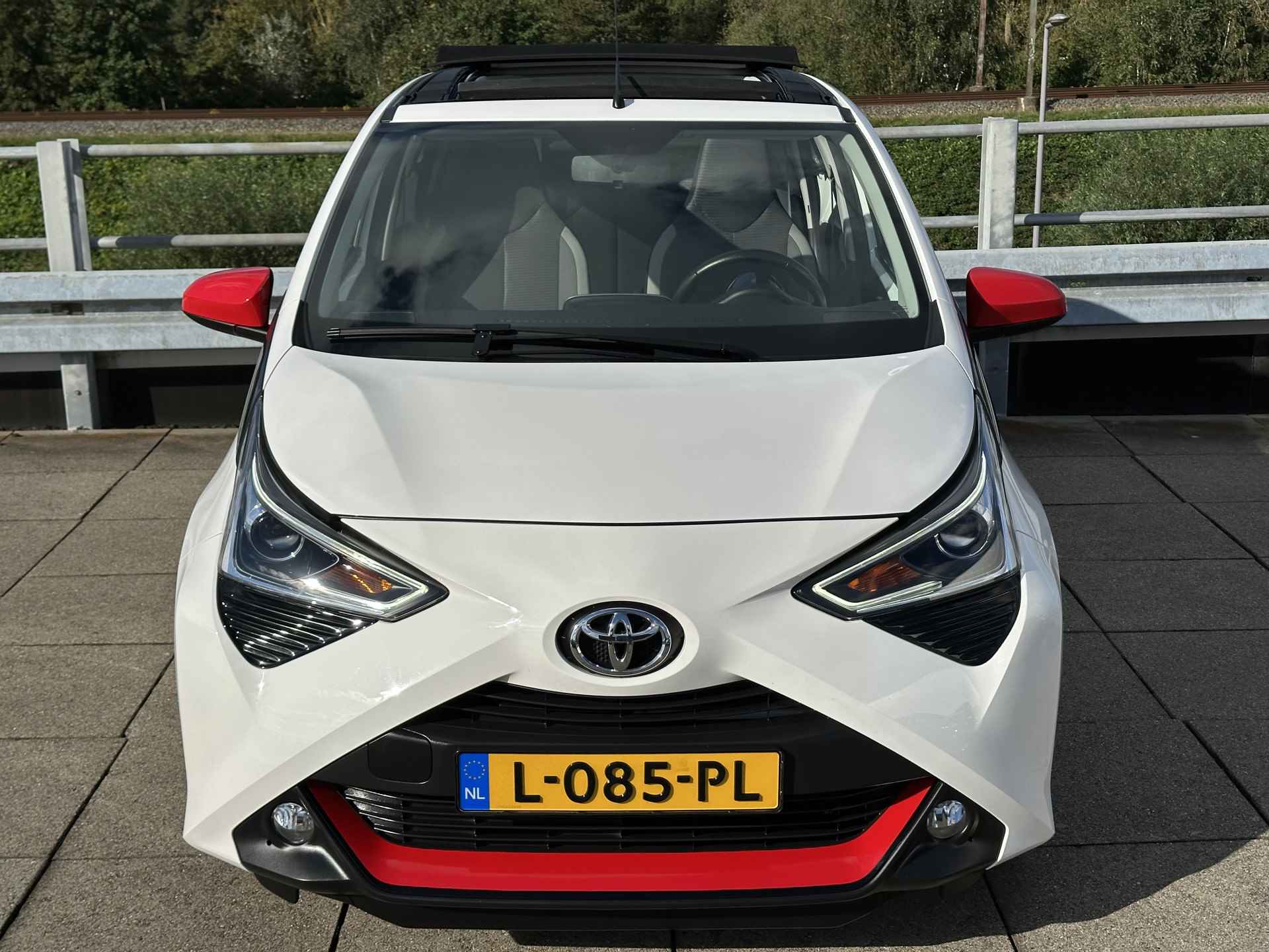 Toyota Aygo 1.0 VVT-i x-joy Cabrio Automaat | Apple Carplay | Climate Control | Vouwdak | Camera Rijklaarprijs! - 6/39