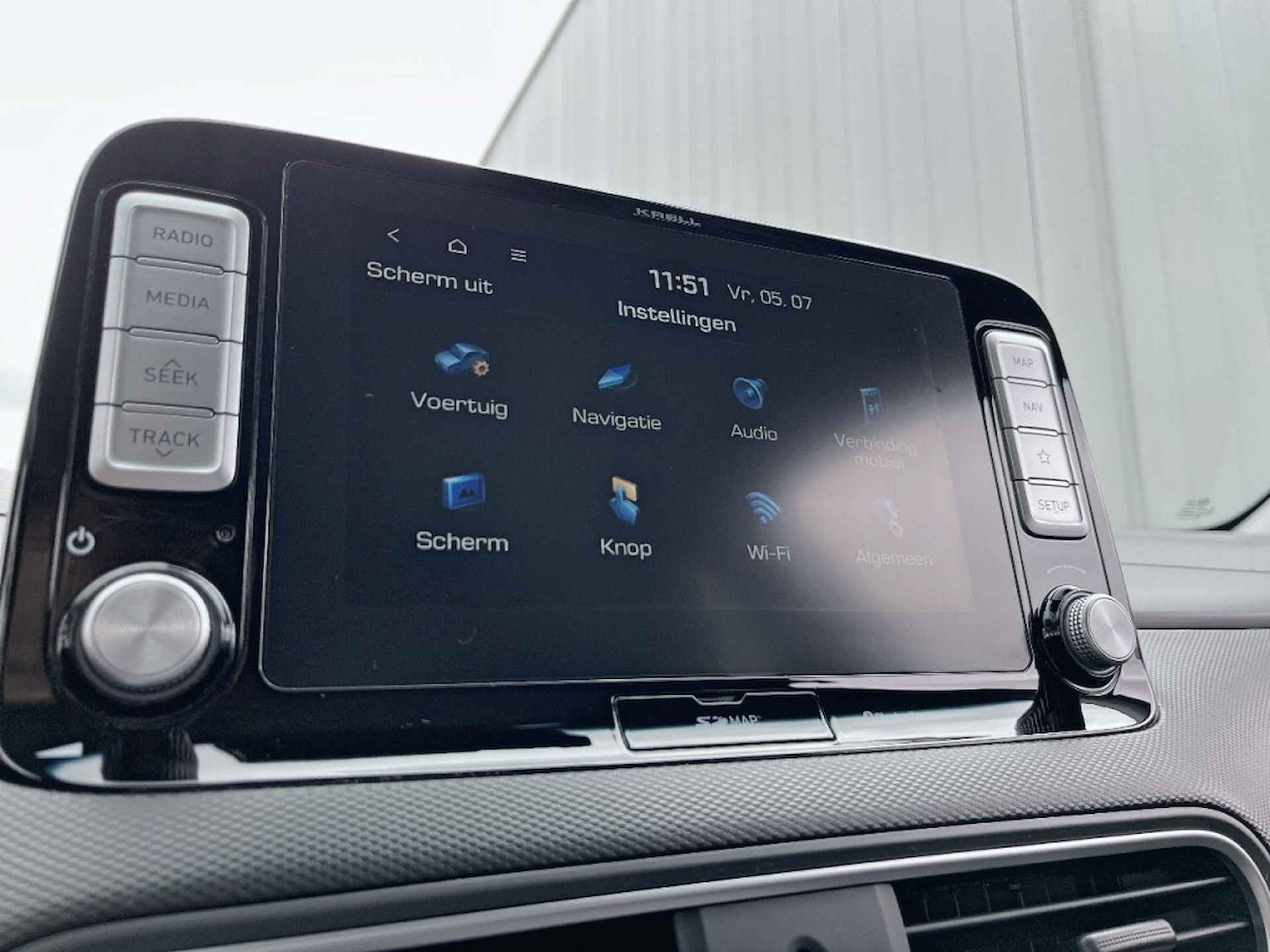 Hyundai Kona EV Premium 64 kWh LEDER NAVIGATIE LMV CRUISE - 29/36