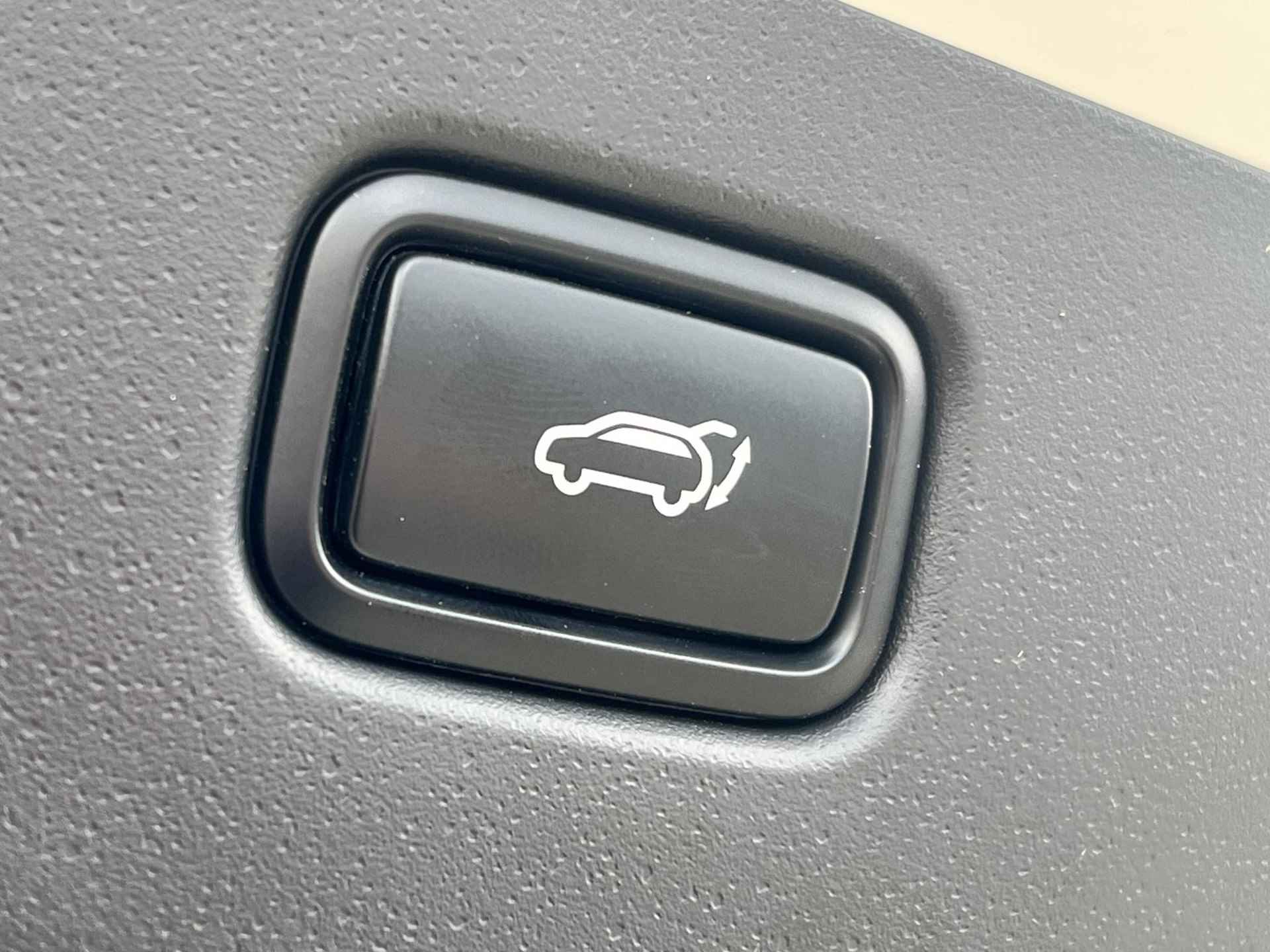 Kia Niro EV Edition Plus 64.8 kWh | Camera | Stoel- en stuurverwarming | Keyless Start & Entry | Apple-/Android Carplay - 14/44