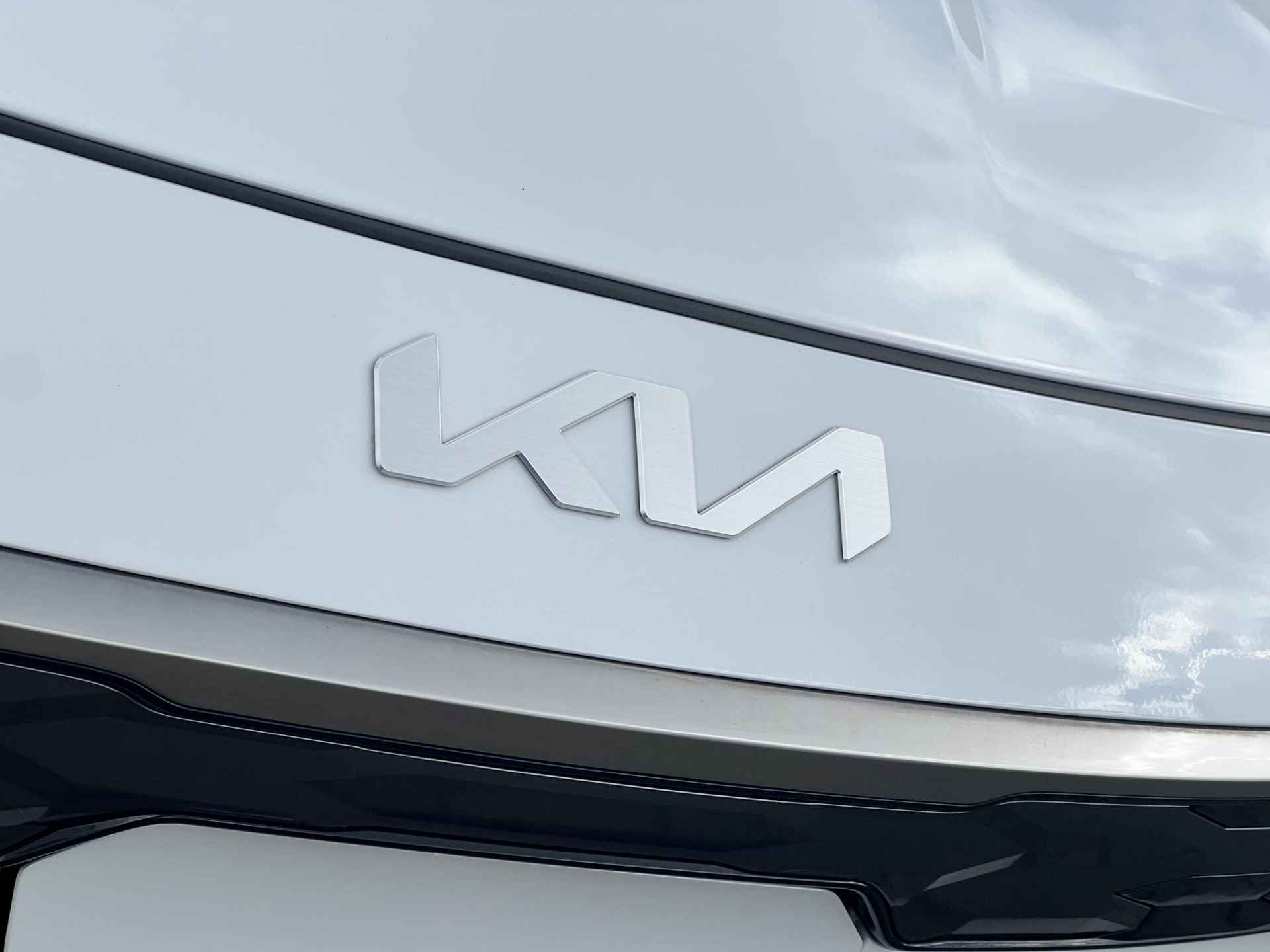 Kia Niro EV Edition Plus 64.8 kWh | Camera | Stoel- en stuurverwarming | Keyless Start & Entry | Apple-/Android Carplay - 18/44