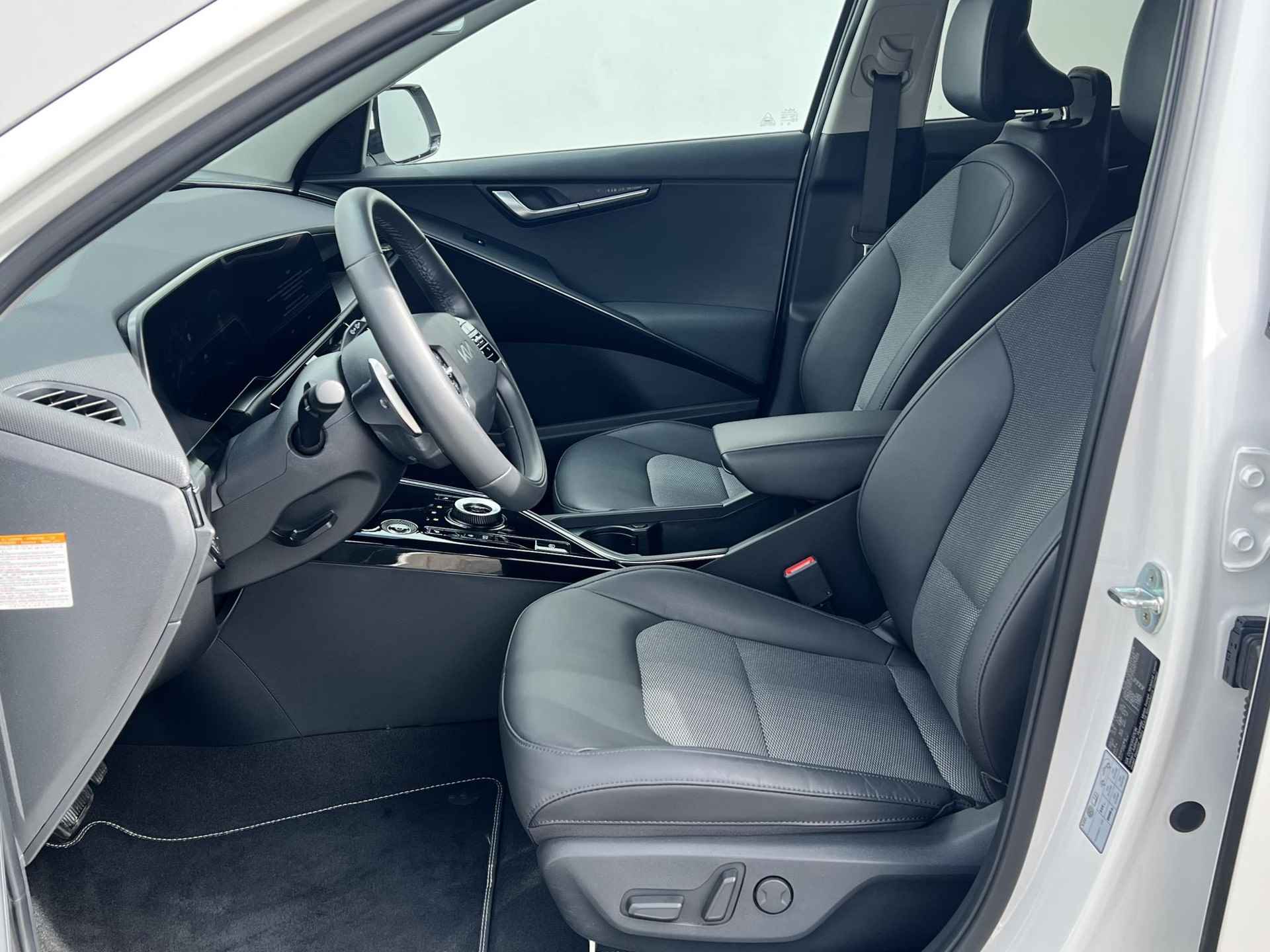 Kia Niro EV Edition Plus 64.8 kWh | Camera | Stoel- en stuurverwarming | Keyless Start & Entry | Apple-/Android Carplay - 23/44