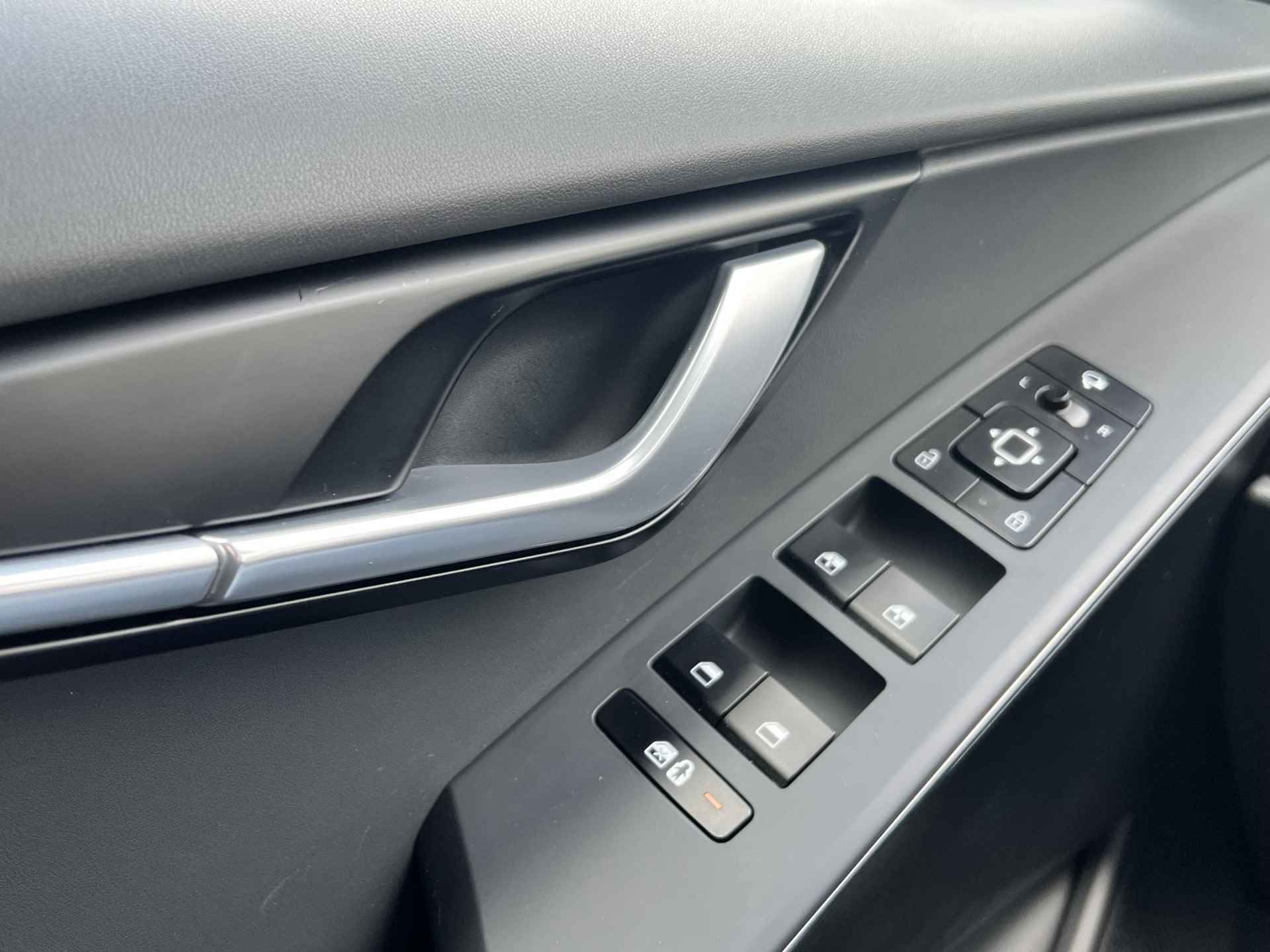Kia Niro EV Edition Plus 64.8 kWh | Camera | Stoel- en stuurverwarming | Keyless Start & Entry | Apple-/Android Carplay - 26/44
