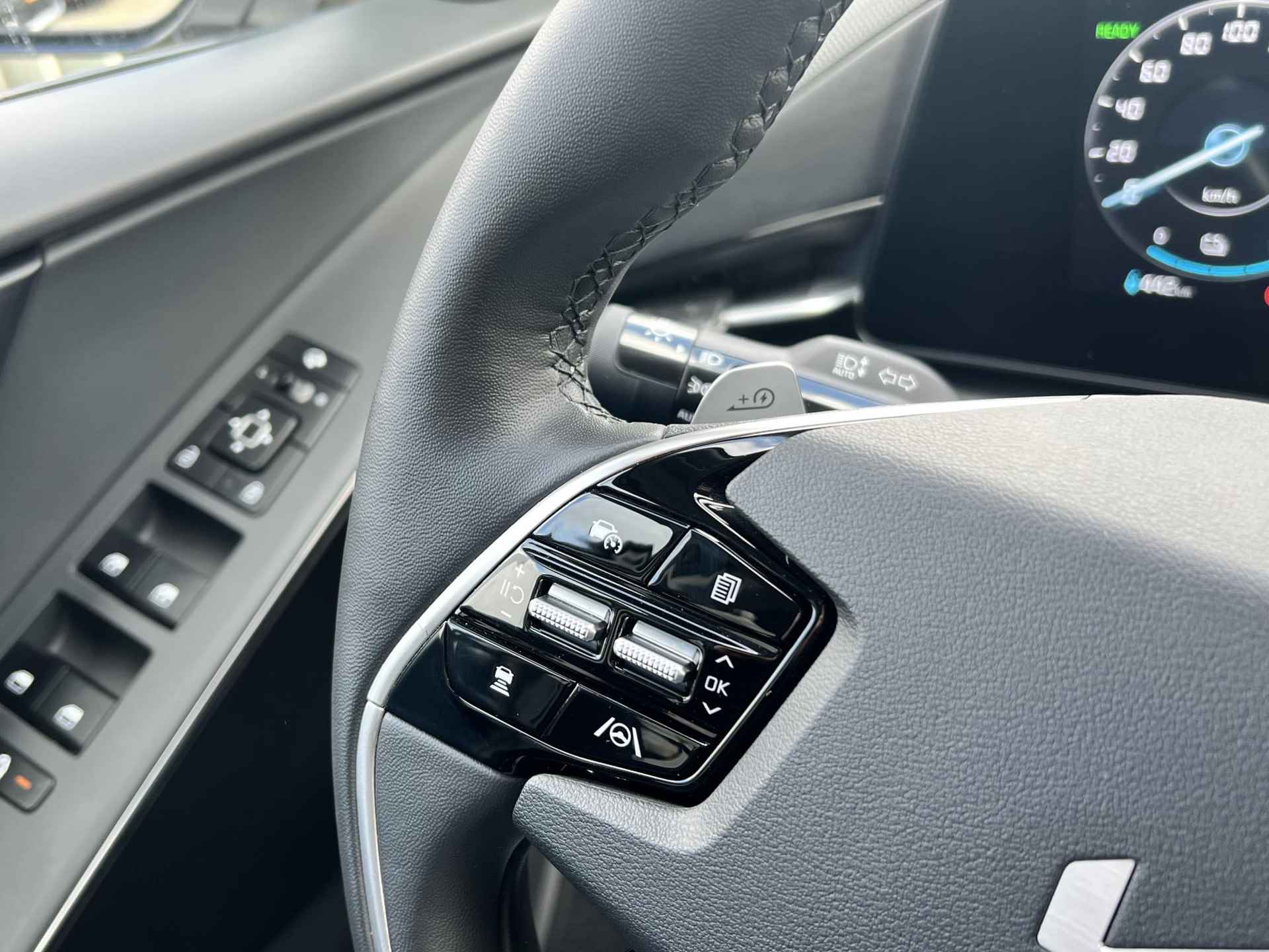 Kia Niro EV Edition Plus 64.8 kWh | Camera | Stoel- en stuurverwarming | Keyless Start & Entry | Apple-/Android Carplay - 28/44