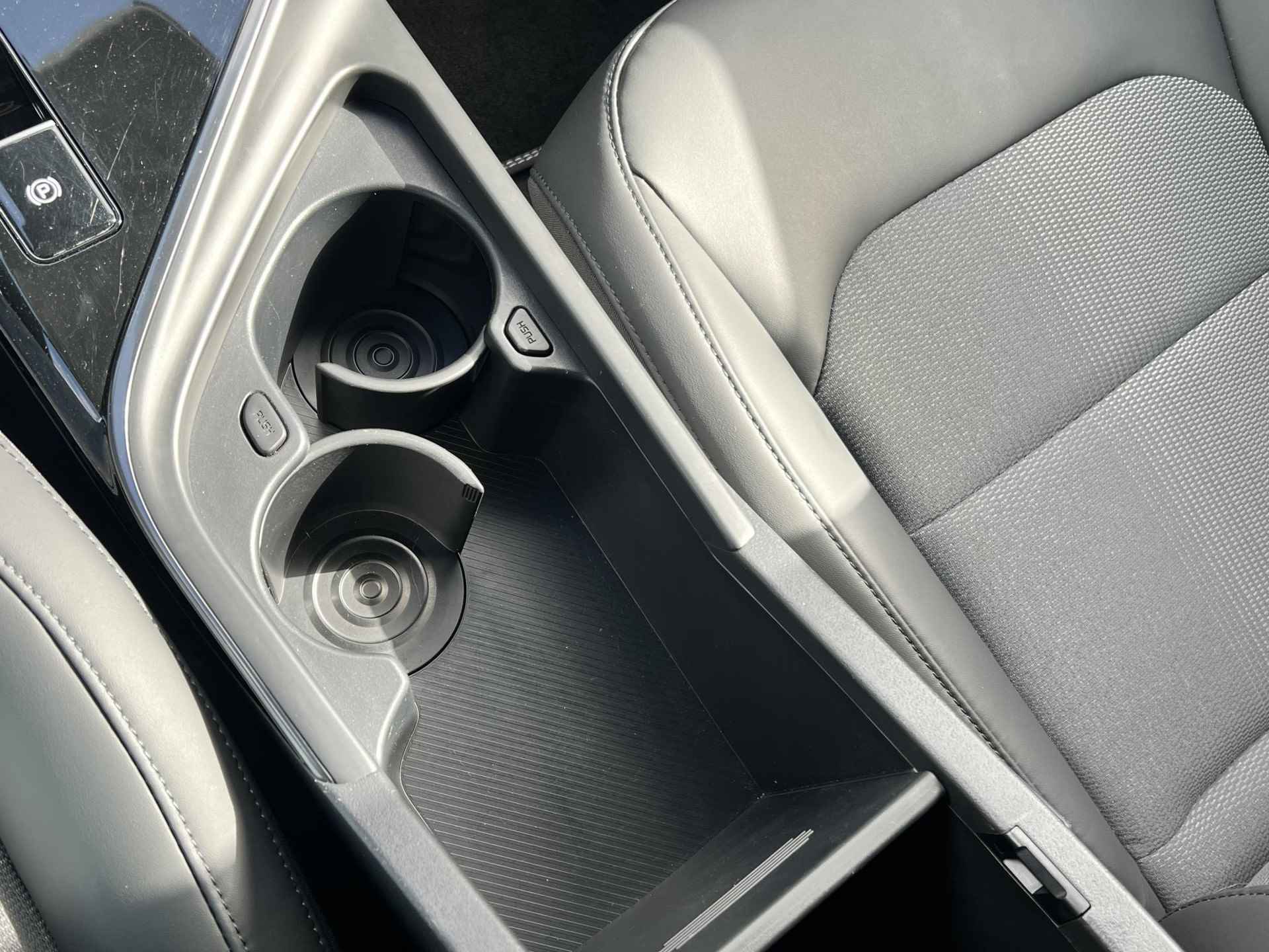 Kia Niro EV Edition Plus 64.8 kWh | Camera | Stoel- en stuurverwarming | Keyless Start & Entry | Apple-/Android Carplay - 39/44