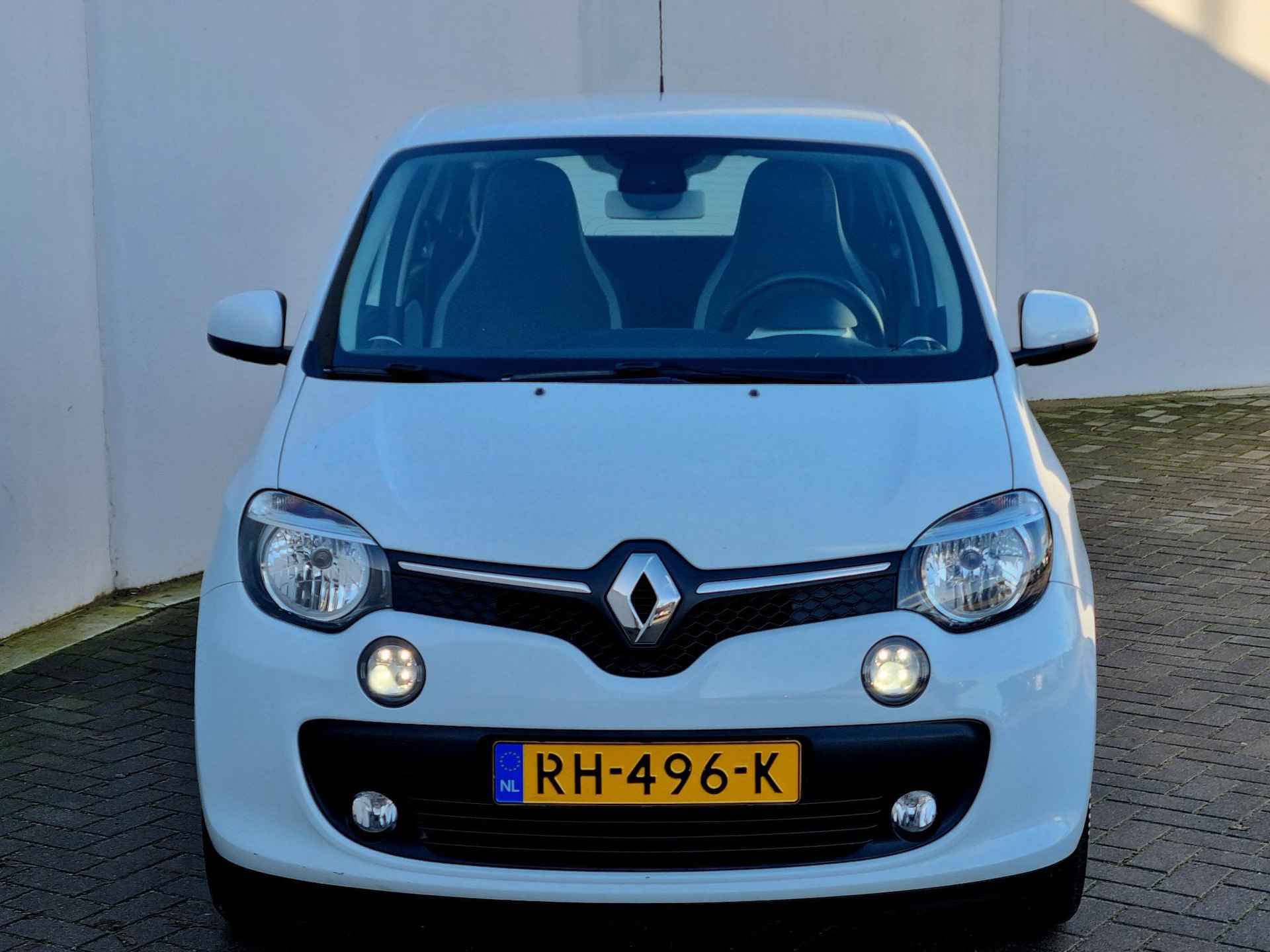 Renault Twingo 1.0 SCe Intens Automaat / All Season Banden / Navigatie / Achterruitrijcamera / Airco / Cruise Control / 16" Lichtmetalen Velgen - 19/40