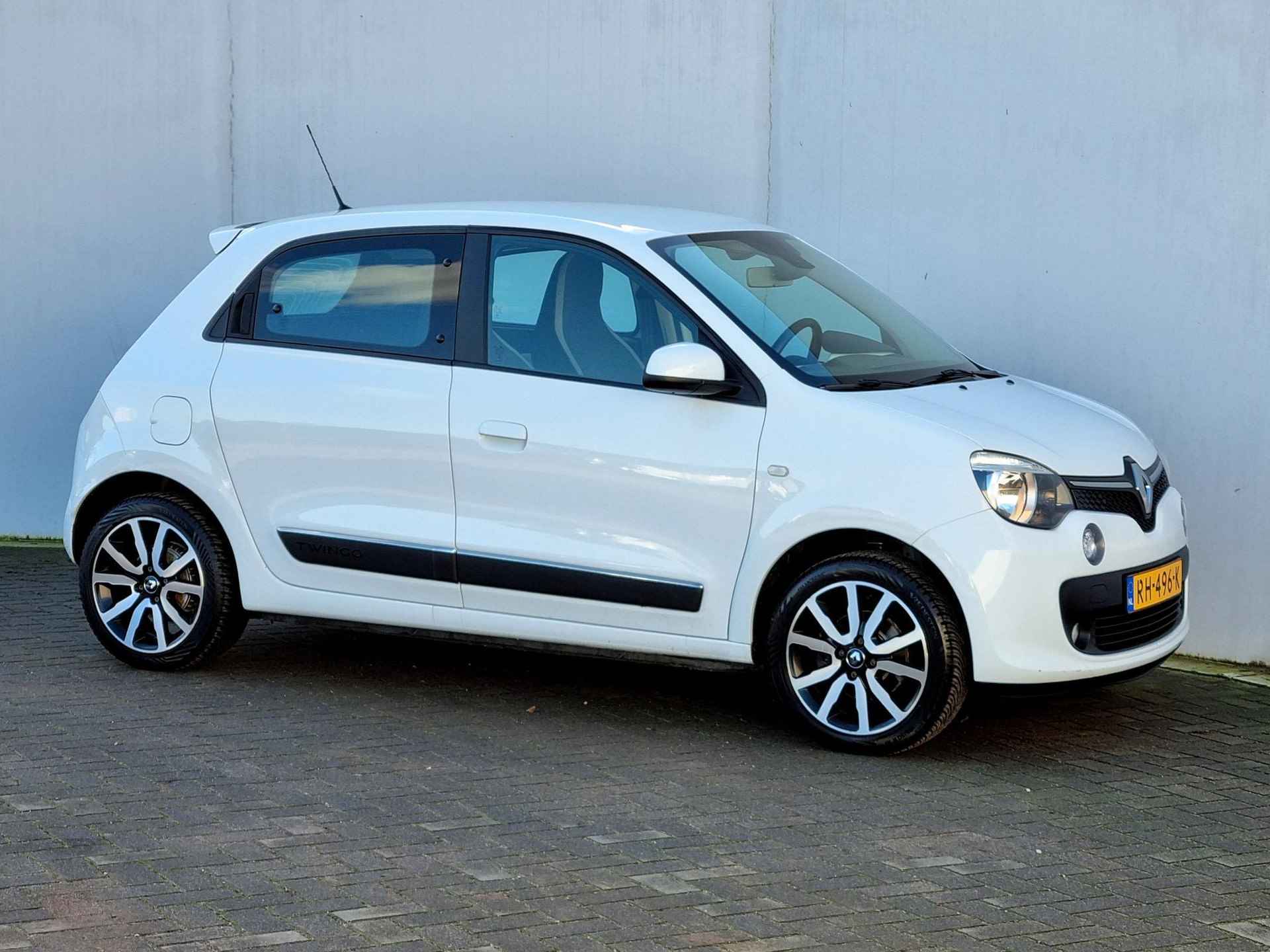 Renault Twingo 1.0 SCe Intens Automaat / All Season Banden / Navigatie / Achterruitrijcamera / Airco / Cruise Control / 16" Lichtmetalen Velgen - 23/40