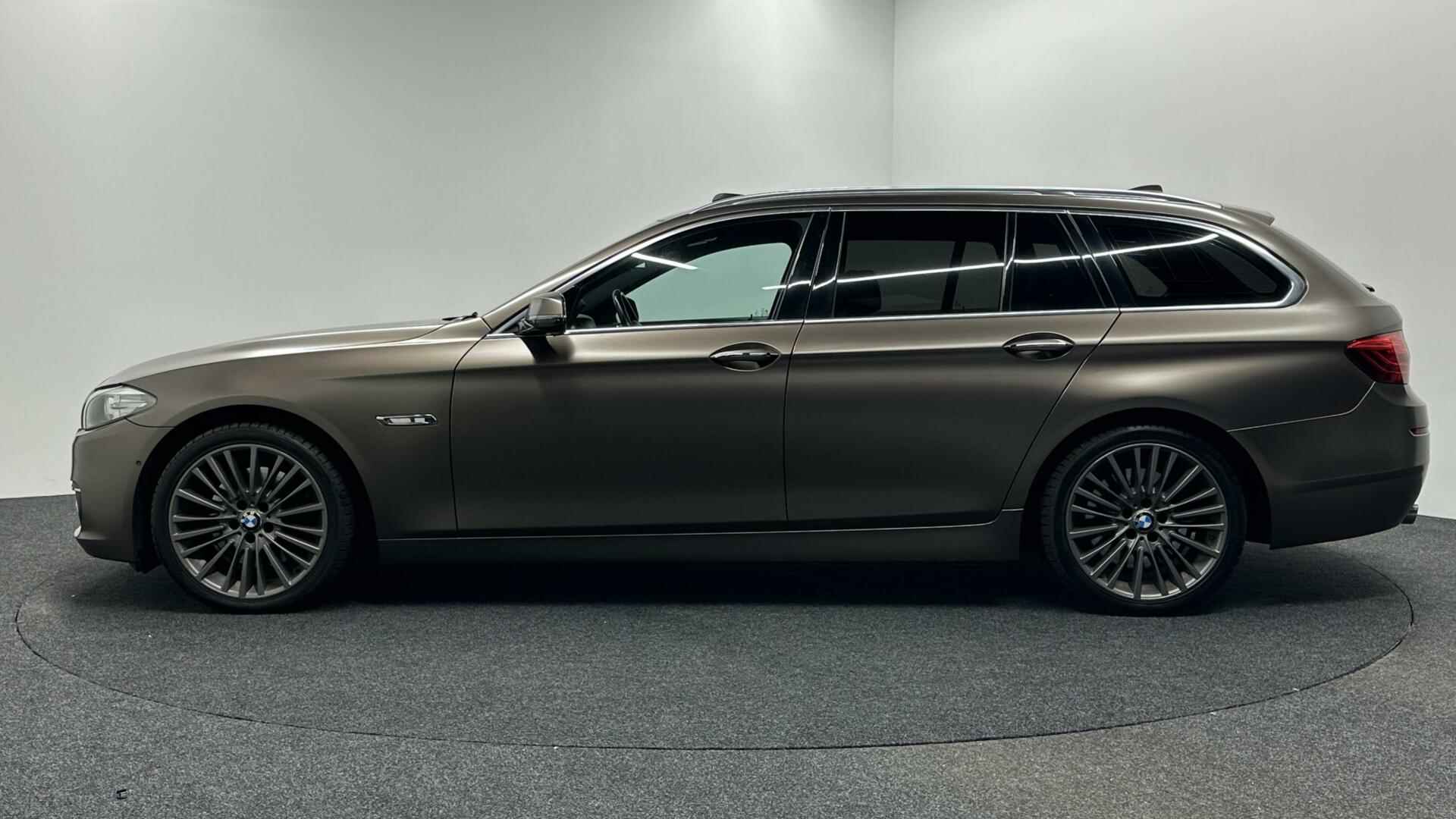 BMW 5-serie Touring 535xd High Executive|H&K|HUD|Pano|Trekhaak|Leer|Unieke Kleur|Stoel/Stuurverwarming| - 9/50