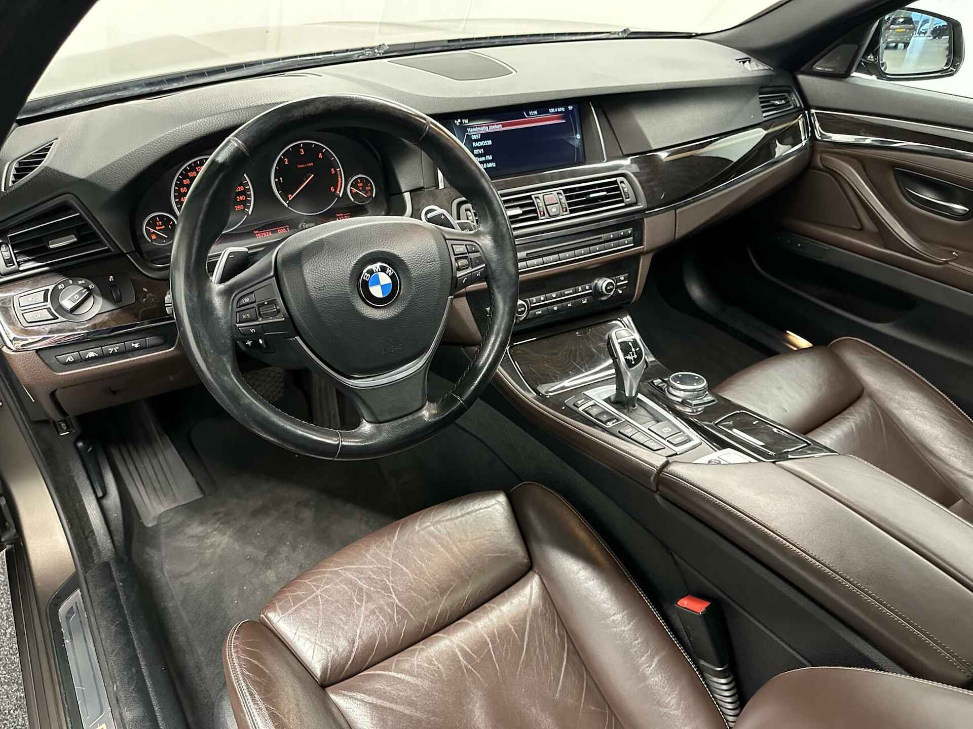 BMW 5-serie Touring 535xd High Executive|H&K|HUD|Pano|Trekhaak|Leer|Unieke Kleur|Stoel/Stuurverwarming| - 16/50