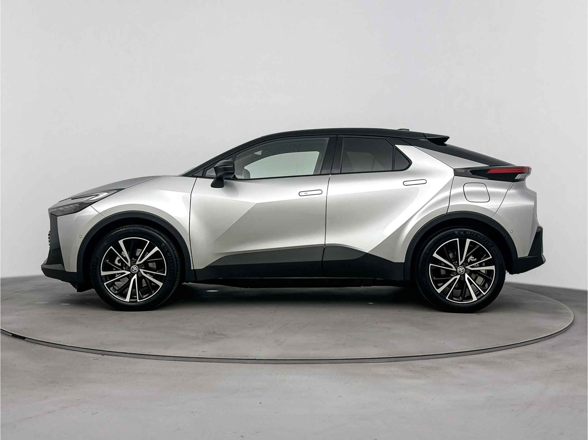 Toyota C-HR 2.0 Plug-in Hybrid 220 Executive *DEMO* | Panoramadak | Stoel- en stuurwielverwarming | - 4/41