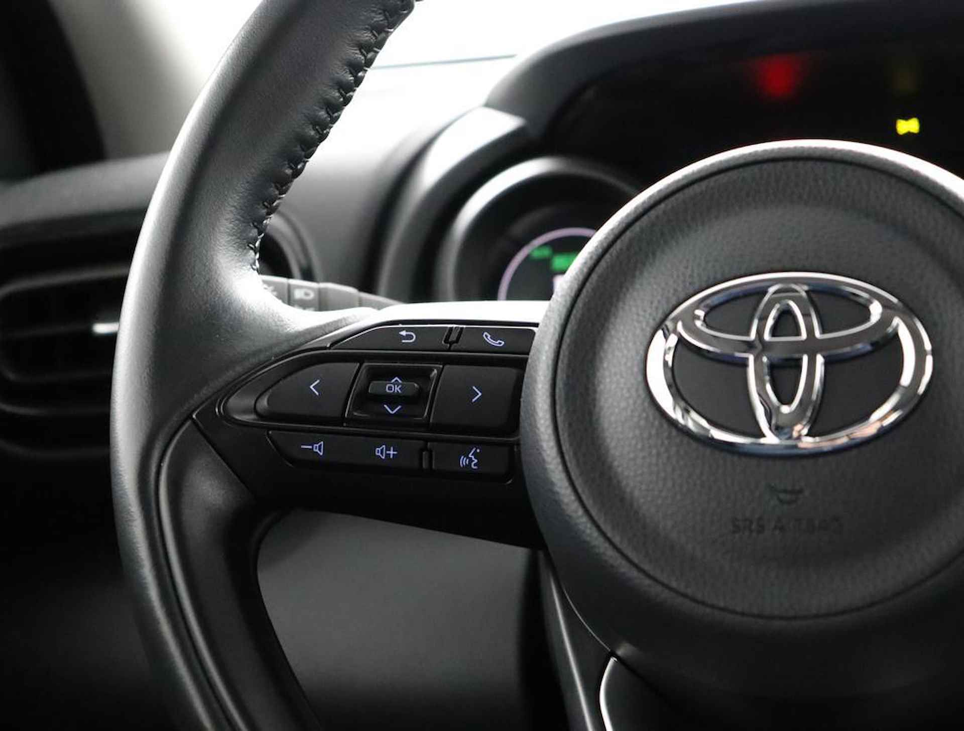 Toyota Yaris 1.5 Hybrid Dynamic | Apple carplay & Android auto | Adaptive cruise control | - 19/47