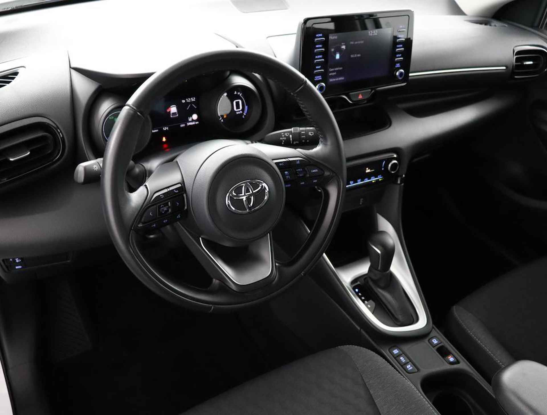 Toyota Yaris 1.5 Hybrid Dynamic | Apple carplay & Android auto | Adaptive cruise control | - 42/47