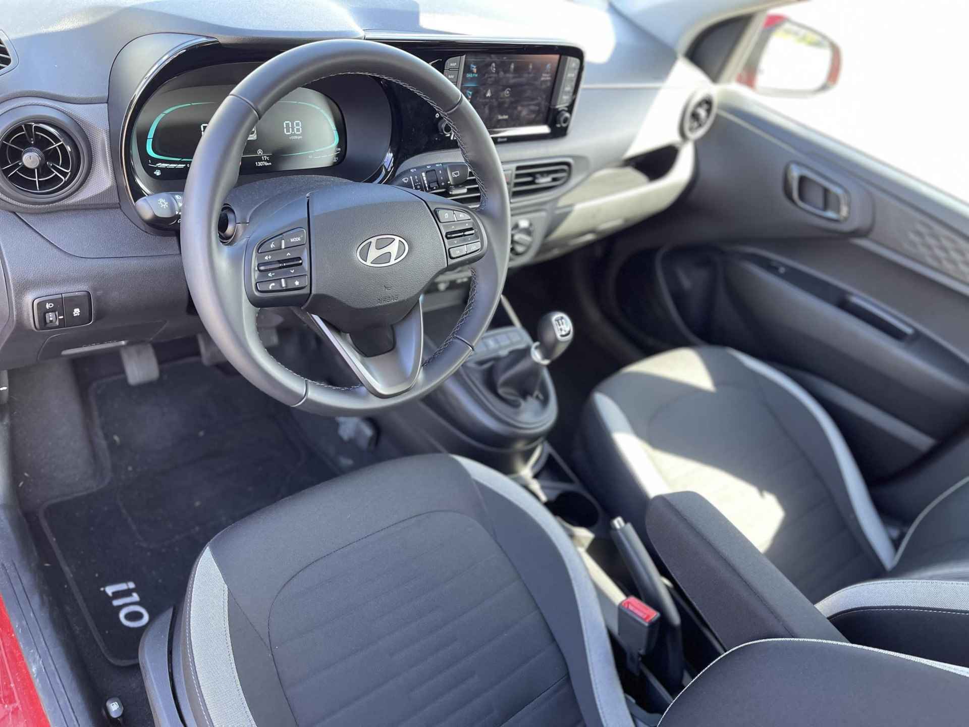 Hyundai i10 1.0 Comfort Smart *NIEUW MODEL* | Apple Carplay/Android Auto | Camera | Cruise Control | Airco | Bluetooth Tel. | DAB | Rijklaarprijs! - 10/26