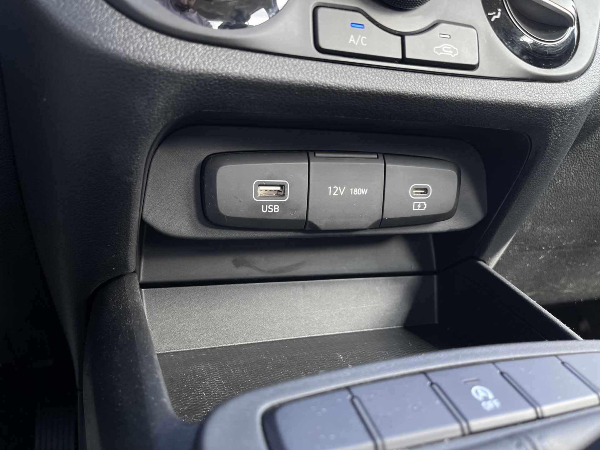 Hyundai i10 1.0 Comfort Smart *NIEUW MODEL* | Apple Carplay/Android Auto | Camera | Cruise Control | Airco | Bluetooth Tel. | DAB | Rijklaarprijs! - 21/26