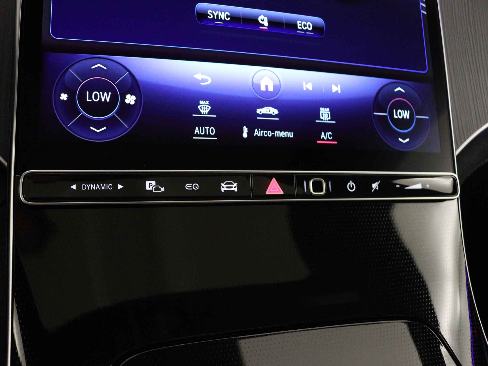Mercedes-Benz EQE SUV 350 4Matic AMG Line | Memorypakket | Smartphone-integratie | Rij-assistentiepakket Plus | Panoramaschuifdak  | Burmester® 3D-Surround sound system | USB-pakket plus | Parkeerpakket met 360°-camera | - 10/38