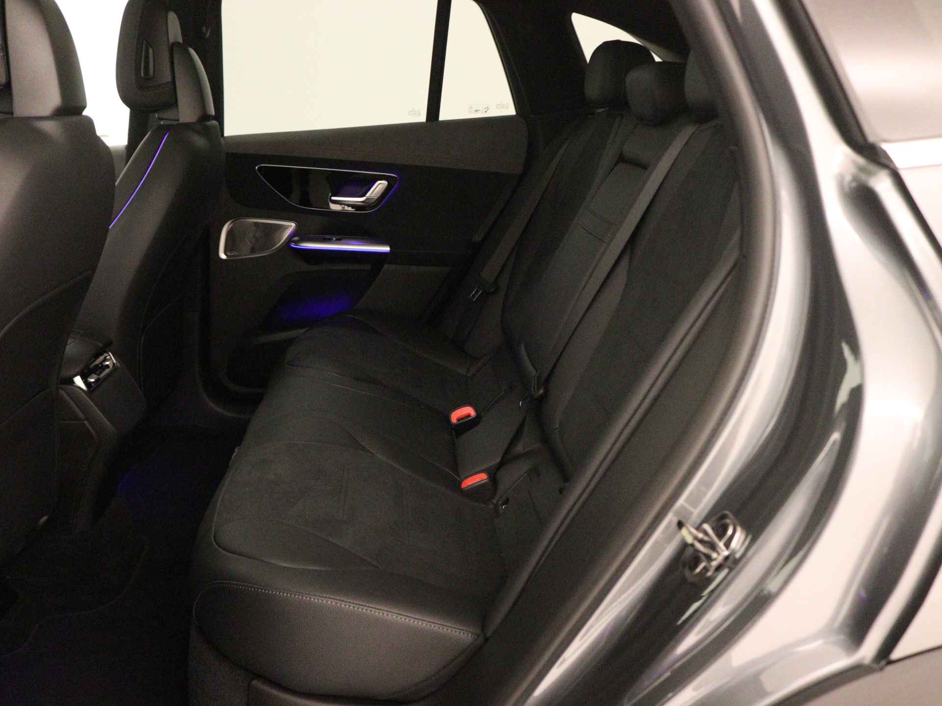 Mercedes-Benz EQE SUV 350 4Matic AMG Line | Memorypakket | Smartphone-integratie | Rij-assistentiepakket Plus | Panoramaschuifdak  | Burmester® 3D-Surround sound system | USB-pakket plus | Parkeerpakket met 360°-camera | - 18/38