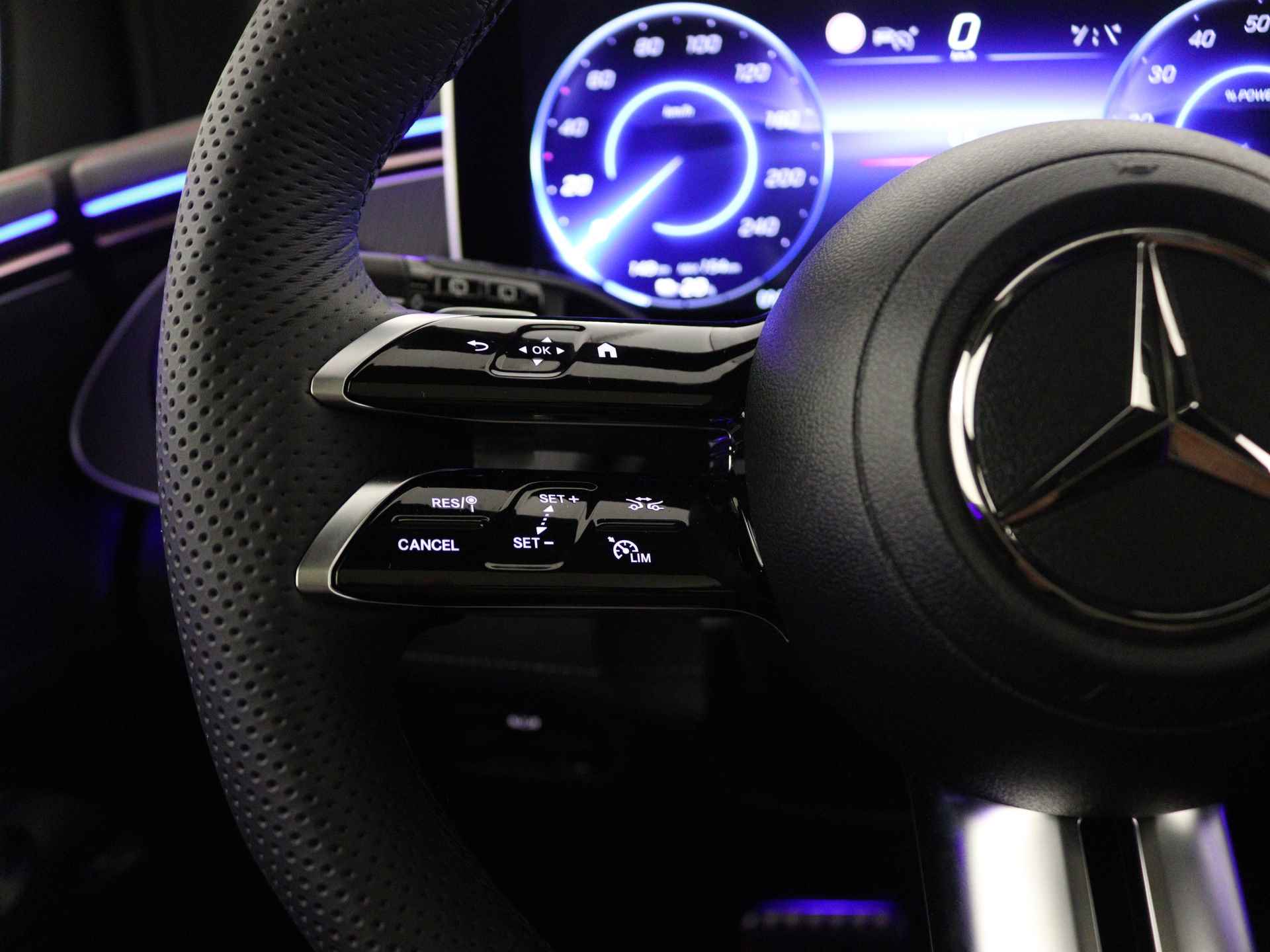 Mercedes-Benz EQE SUV 350 4Matic AMG Line | Memorypakket | Smartphone-integratie | Rij-assistentiepakket Plus | Panoramaschuifdak  | Burmester® 3D-Surround sound system | USB-pakket plus | Parkeerpakket met 360°-camera | - 21/38