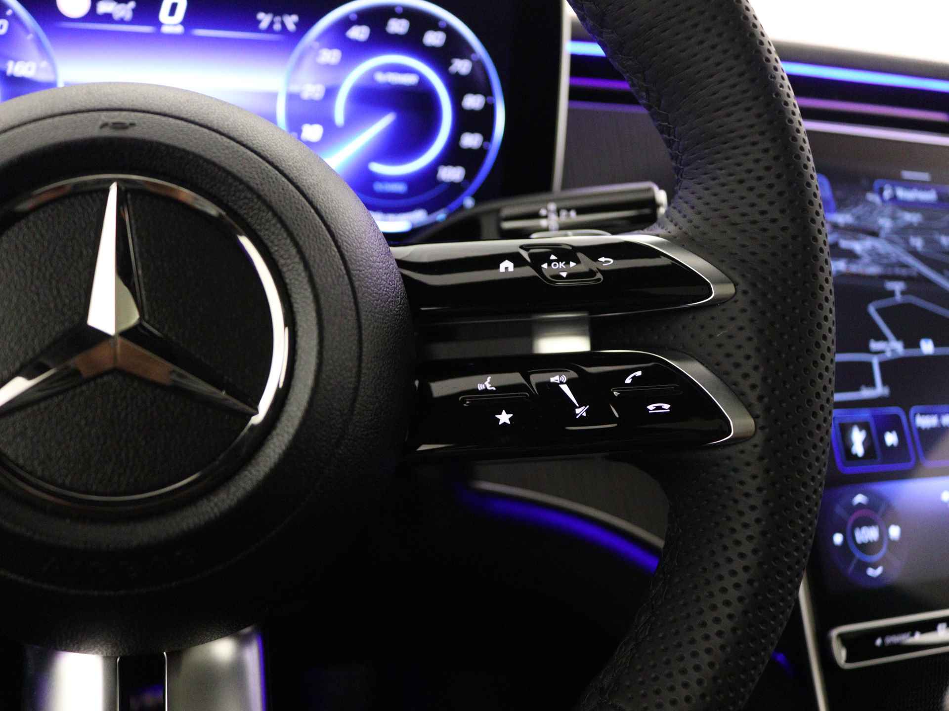 Mercedes-Benz EQE SUV 350 4Matic AMG Line | Memorypakket | Smartphone-integratie | Rij-assistentiepakket Plus | Panoramaschuifdak  | Burmester® 3D-Surround sound system | USB-pakket plus | Parkeerpakket met 360°-camera | - 22/38