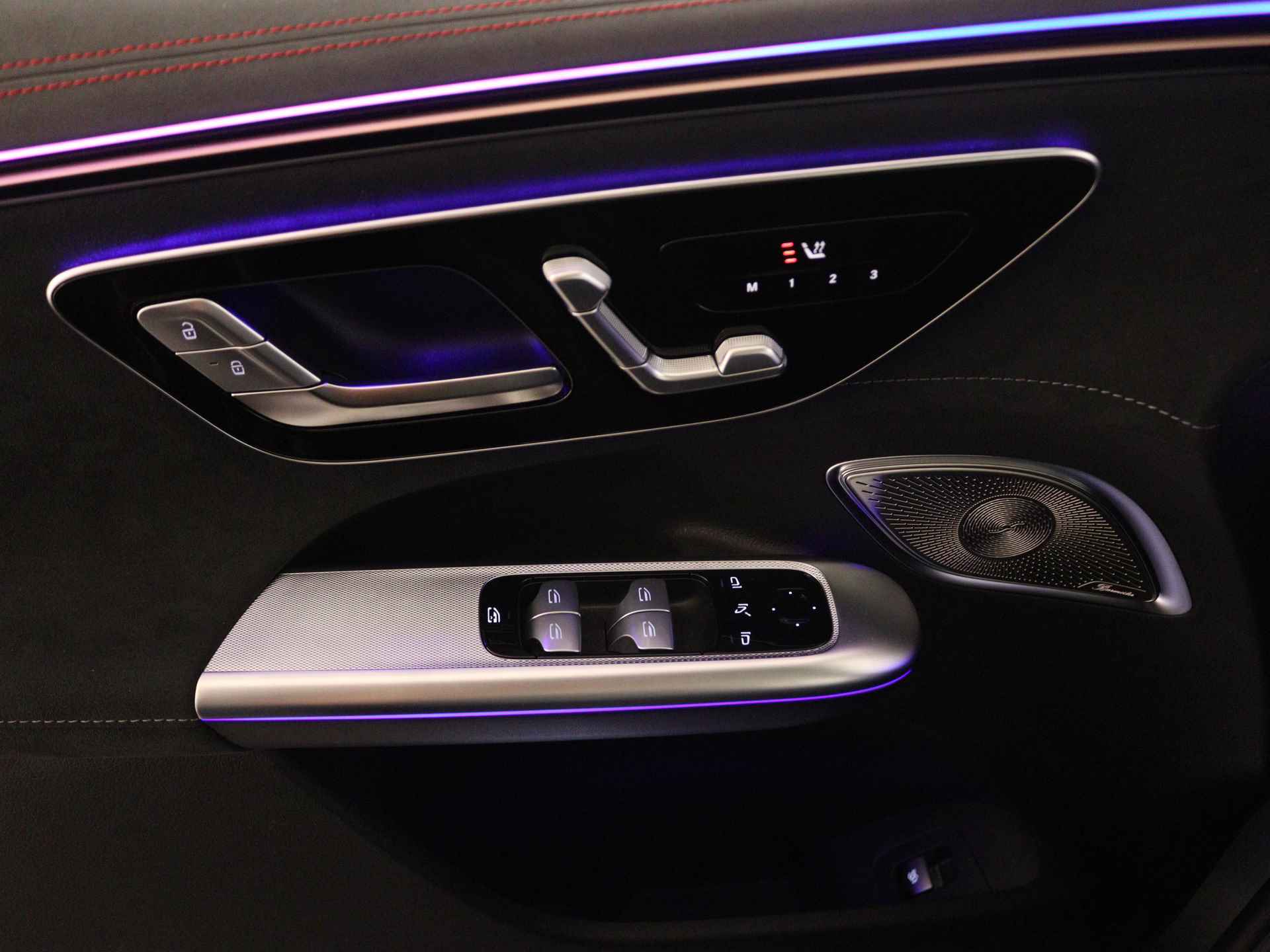 Mercedes-Benz EQE SUV 350 4Matic AMG Line | Memorypakket | Smartphone-integratie | Rij-assistentiepakket Plus | Panoramaschuifdak  | Burmester® 3D-Surround sound system | USB-pakket plus | Parkeerpakket met 360°-camera | - 28/38