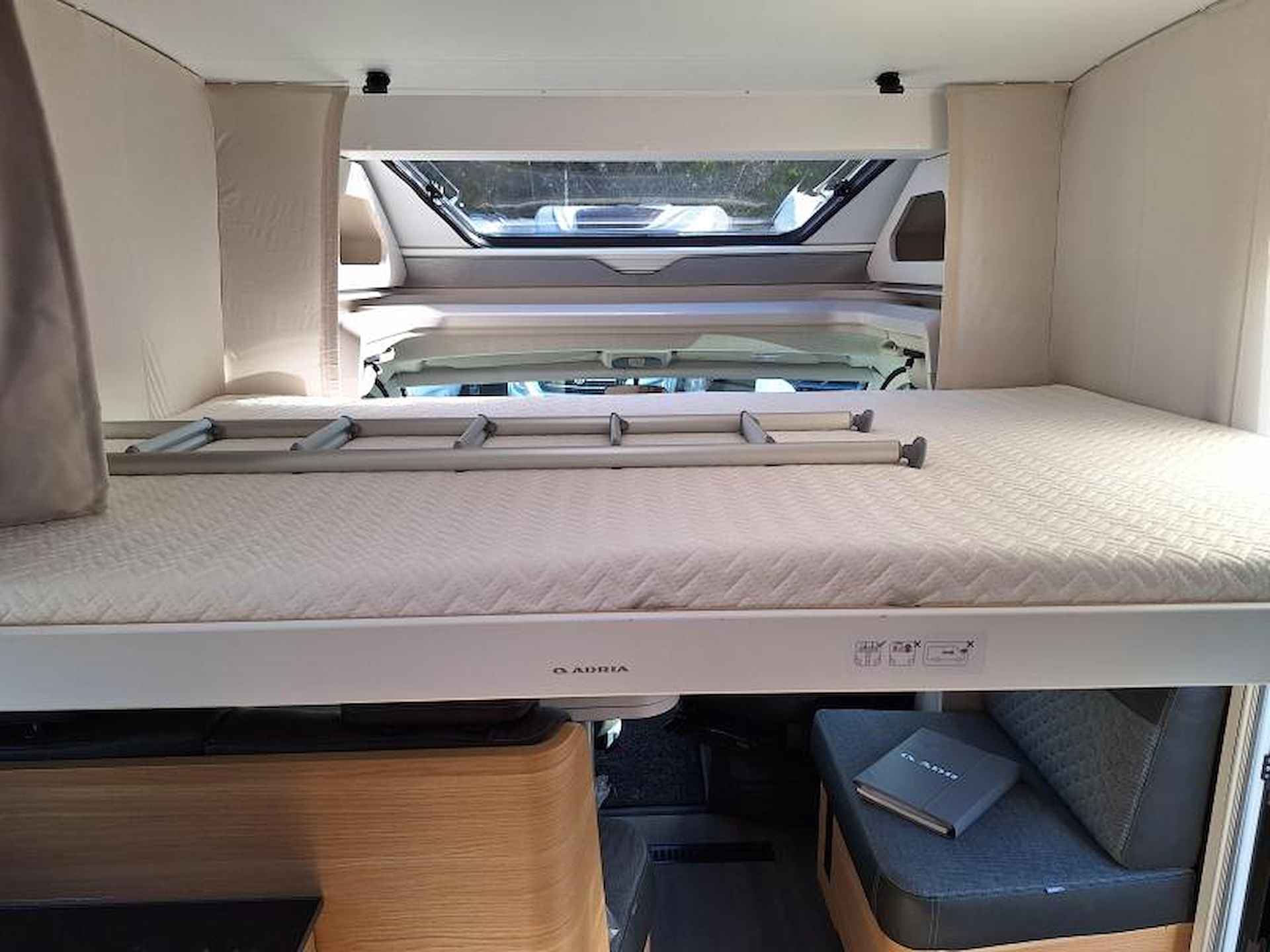 Adria Matrix Axess 650 SL -5 PERSOONS IN NIEUWSTAAT - 8/22