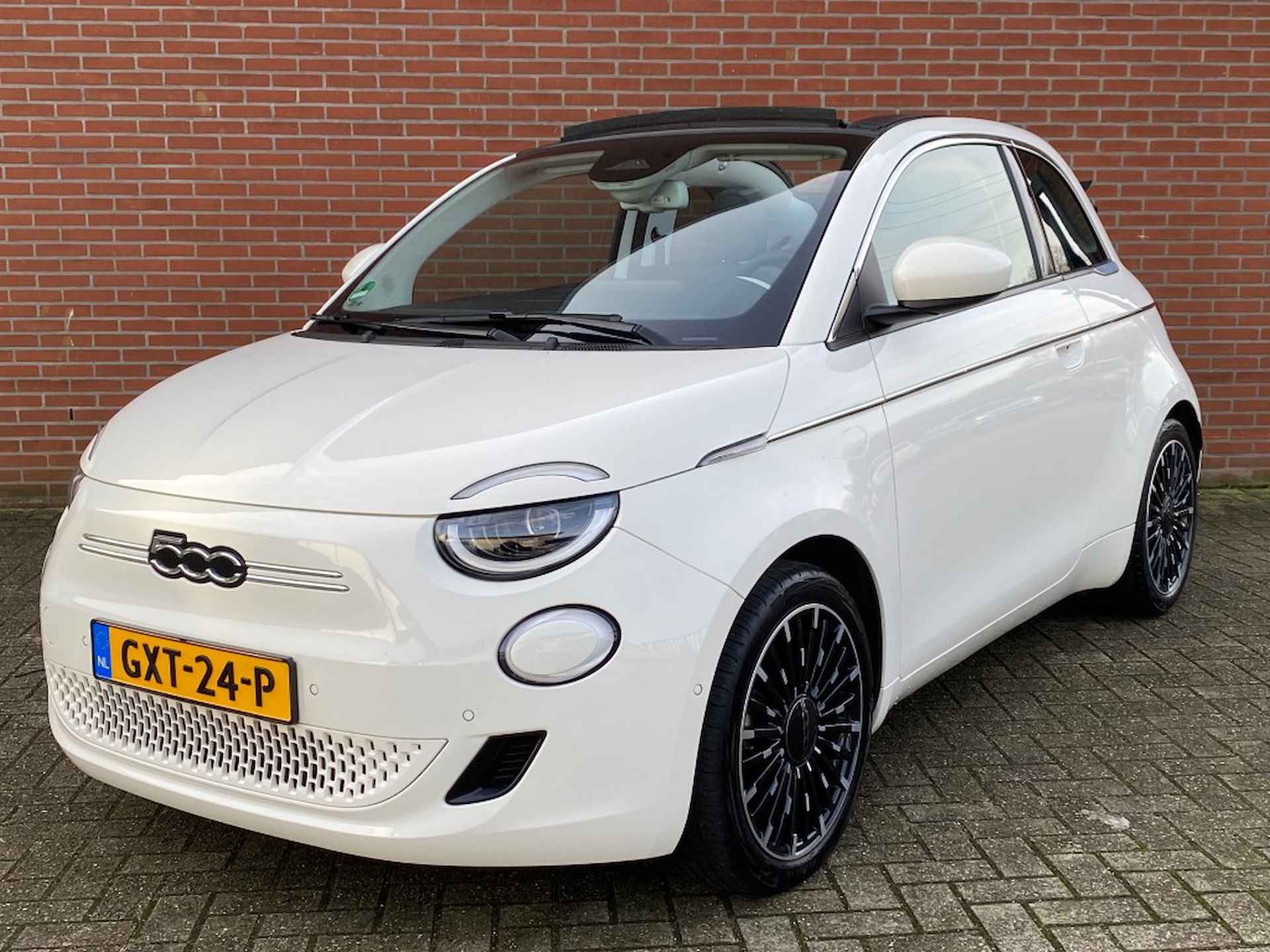 FIAT 500e CABRIO ICON 42 KWH LED STOELVW PDC CAMERA CRUISE NAV CLIMA LMV - 2/25