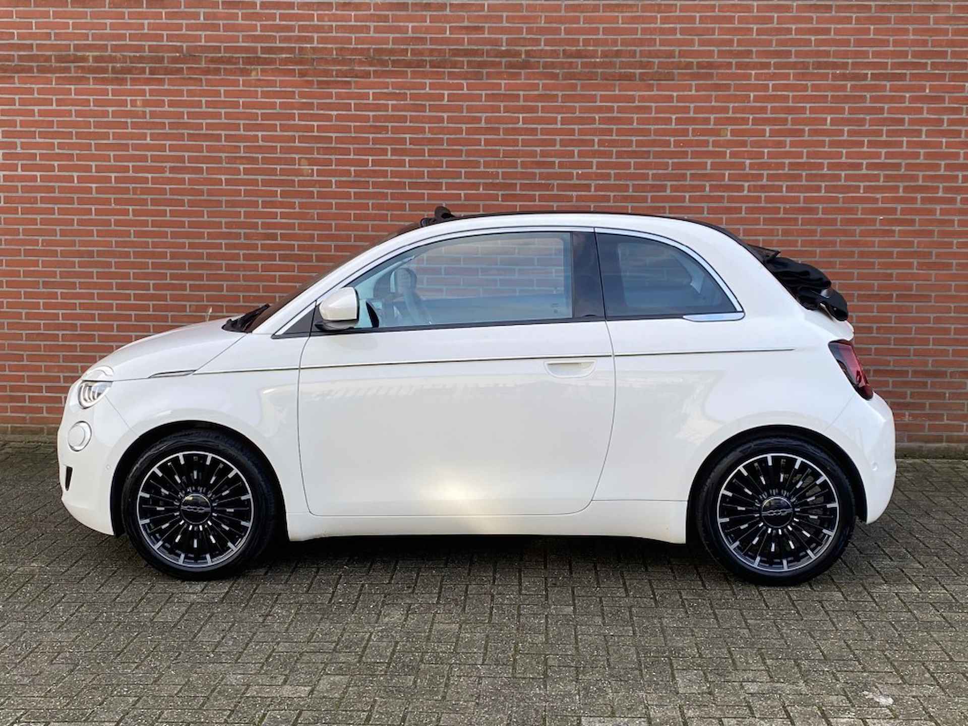 FIAT 500e CABRIO ICON 42 KWH LED STOELVW PDC CAMERA CRUISE NAV CLIMA LMV - 3/25