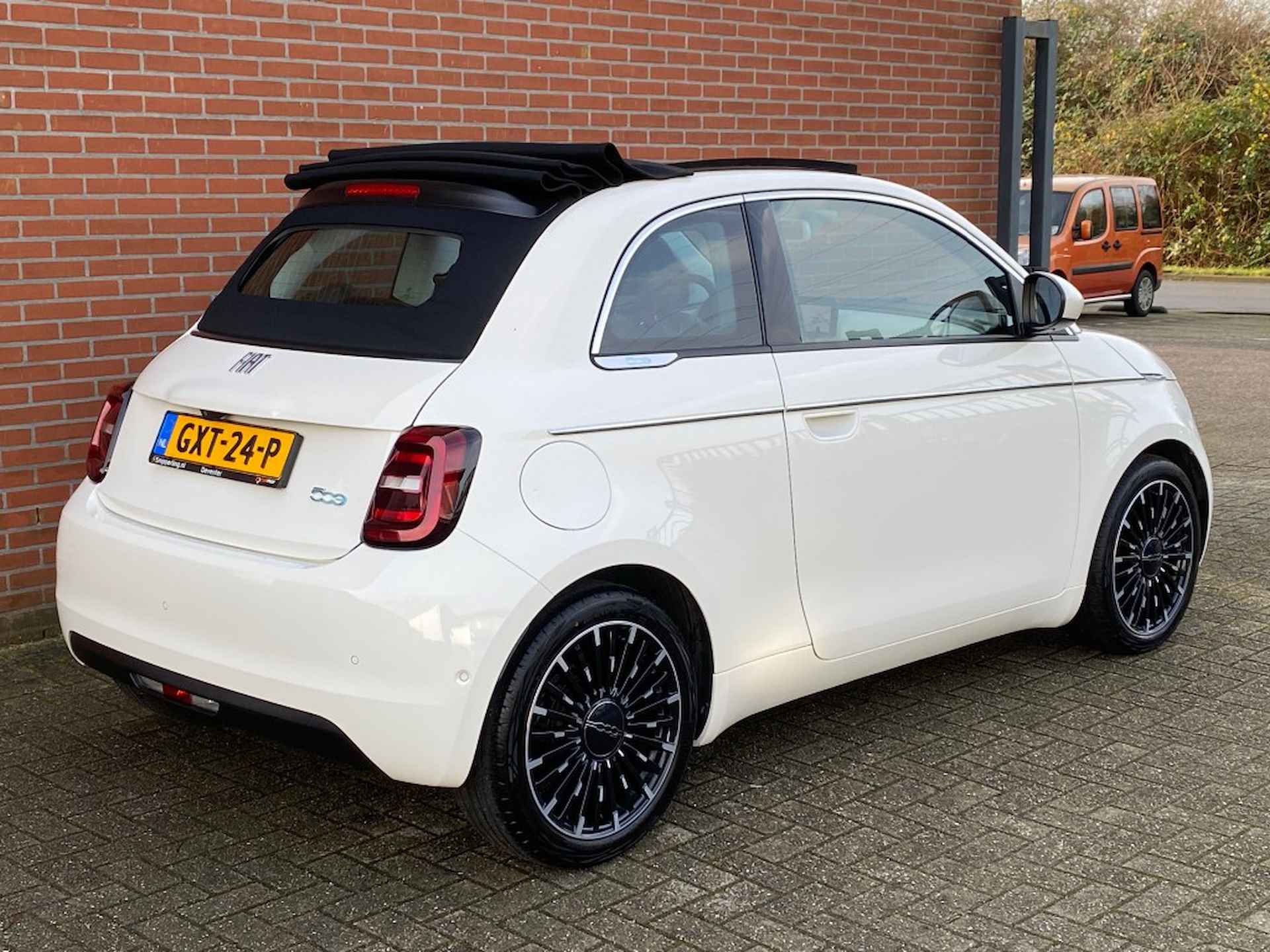 FIAT 500e CABRIO ICON 42 KWH LED STOELVW PDC CAMERA CRUISE NAV CLIMA LMV - 21/25