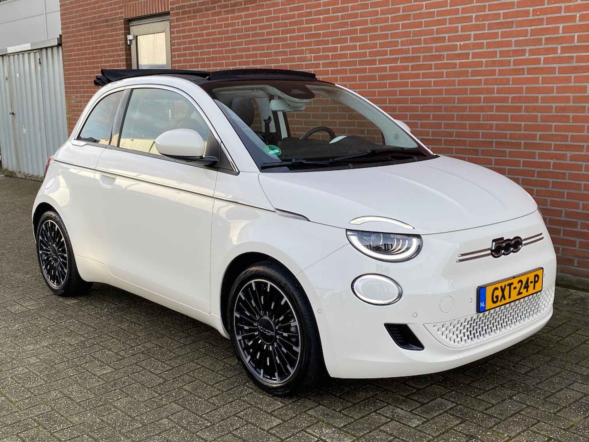 FIAT 500e CABRIO ICON 42 KWH LED STOELVW PDC CAMERA CRUISE NAV CLIMA LMV - 23/25