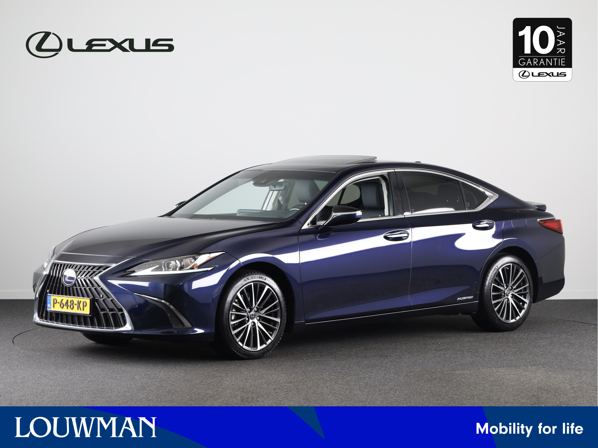 Lexus ES 300h Business Line | Schuif/kanteldak | Parkeercamera | Parkeersensoren | Stoel en stuurwiel verwarmd |