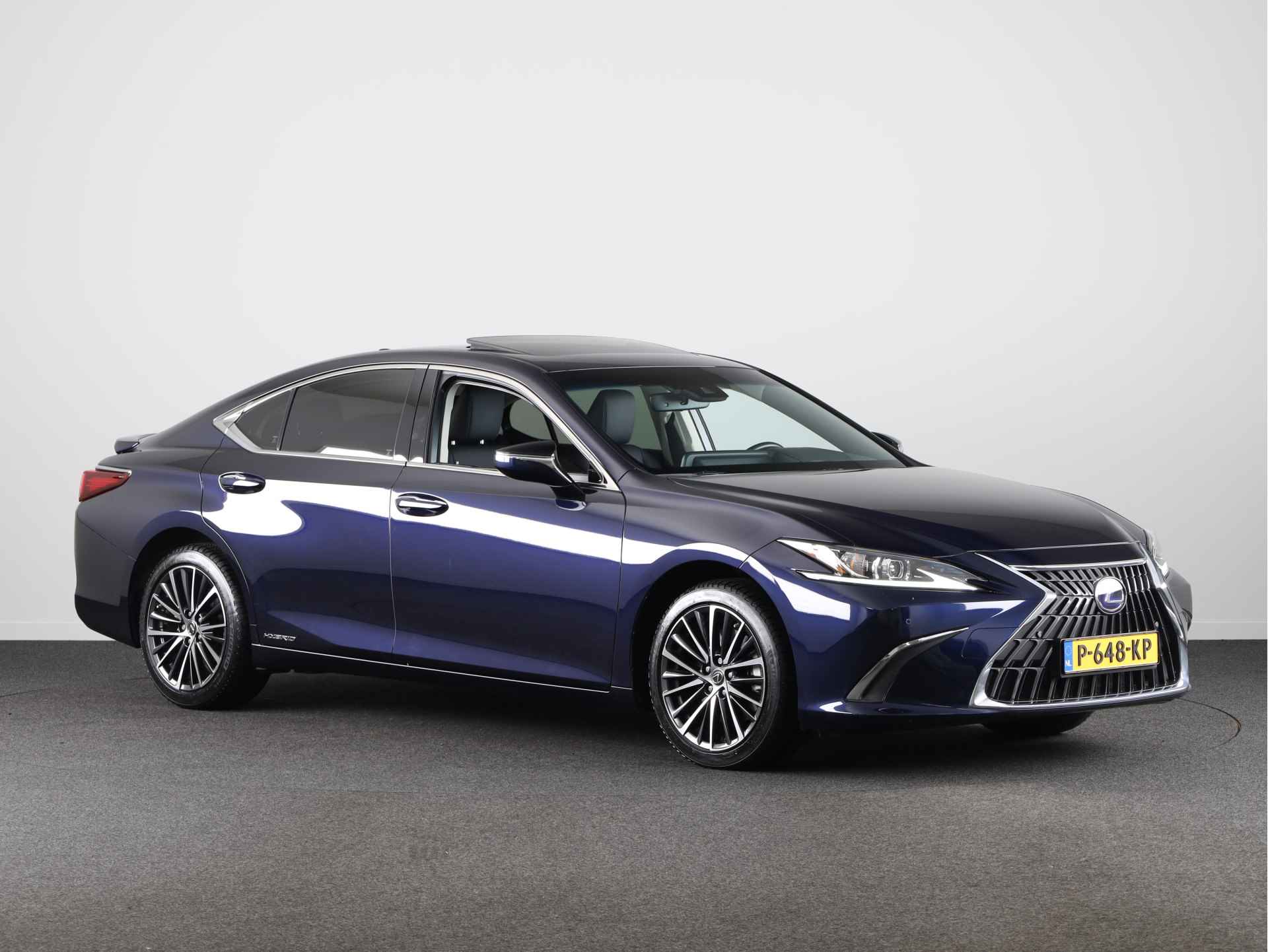 Lexus ES 300h Business Line | Schuif/kanteldak | Parkeercamera | Parkeersensoren | Stoel en stuurwiel verwarmd | - 16/41