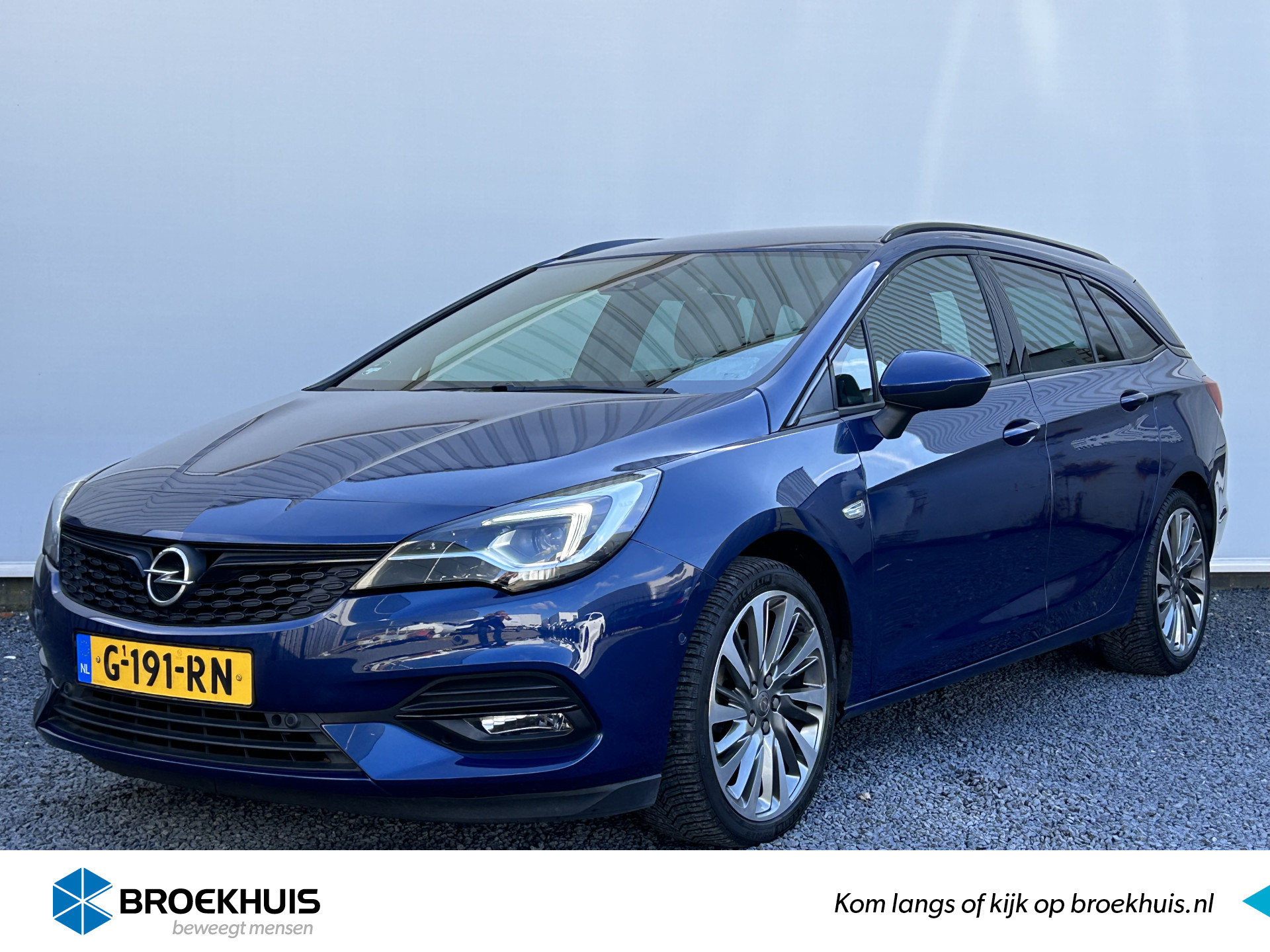 Opel Astra 1.2 Turbo 110pk | AGR stoelen | Bose geluidssysteem | Navigatie | Elektrische achterklep | Apple Carplay/Android Auto | Stoel- en stuurverwarming | Parkeercamera en -sensoren | Keyless entry en start | All season banden | Dodehoeksensoren | Parkeercamera | bij viaBOVAG.nl