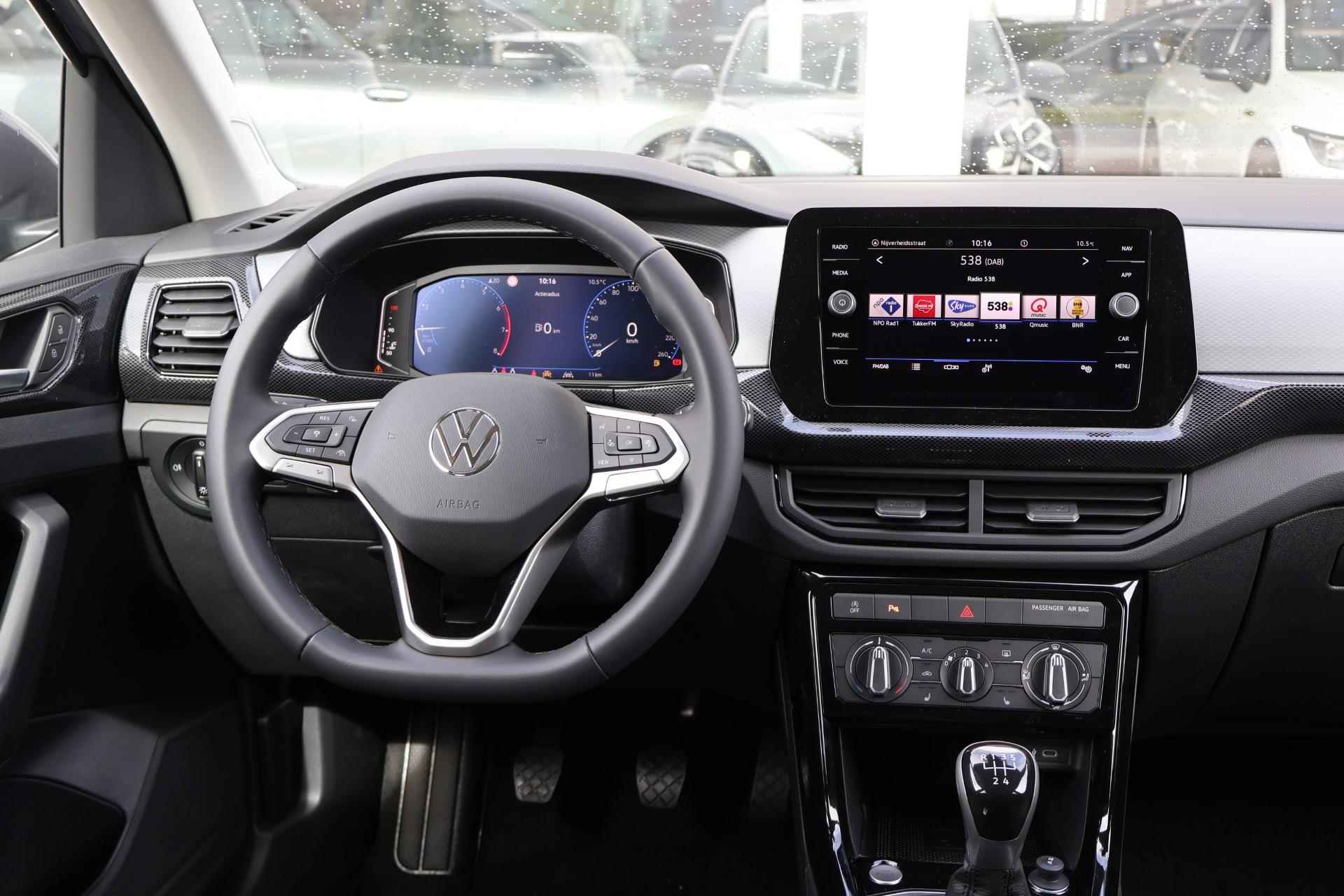 Volkswagen T-Cross 1.0 TSI 95pk Life Edition | Parkeersensoren | Stoelverwarming - 23/24