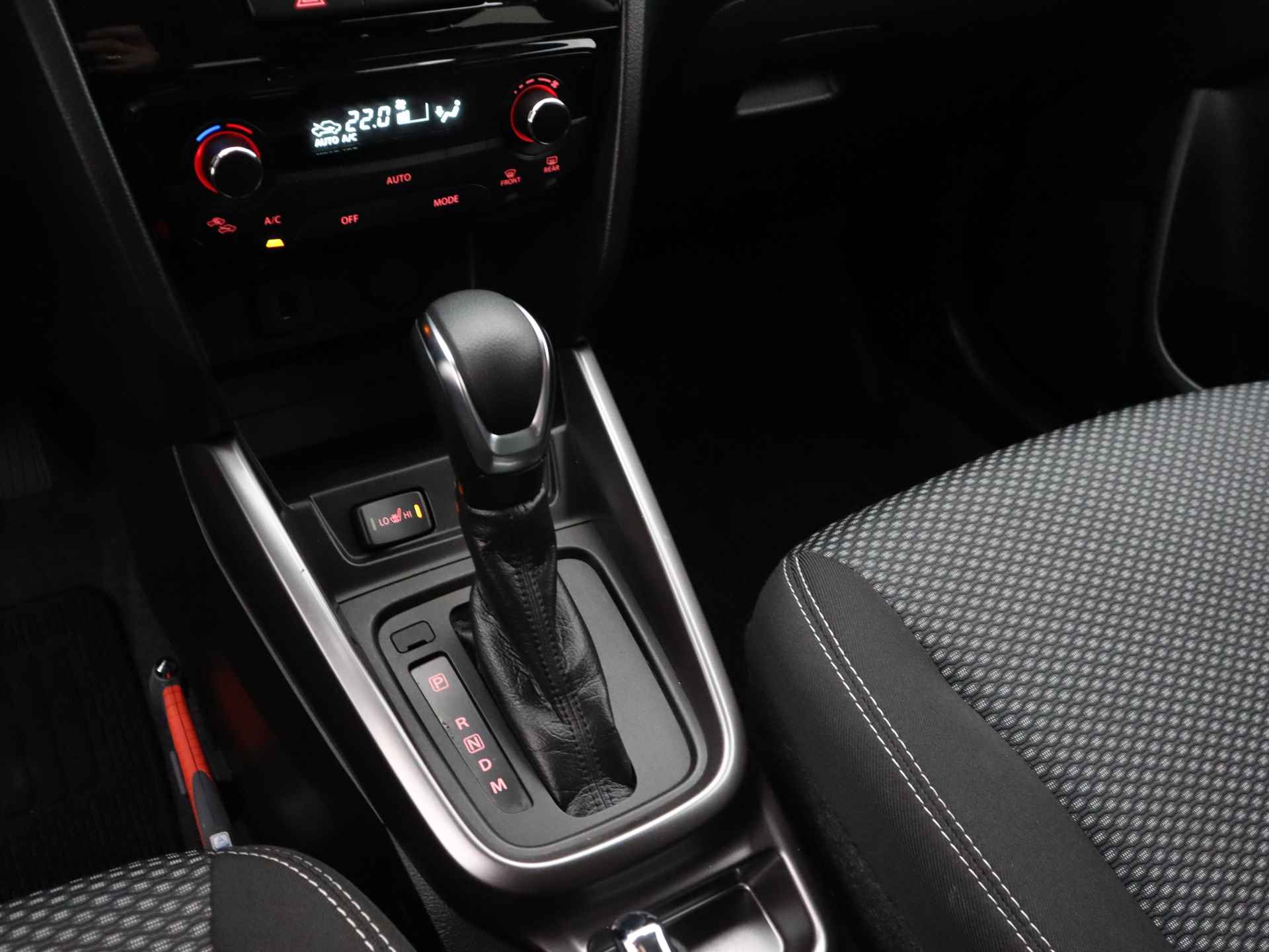Suzuki Vitara 1.5 Hybrid Select Automaat | Navigatie | Lichtmetalen Velgen | Stoelverwarming | - 11/37