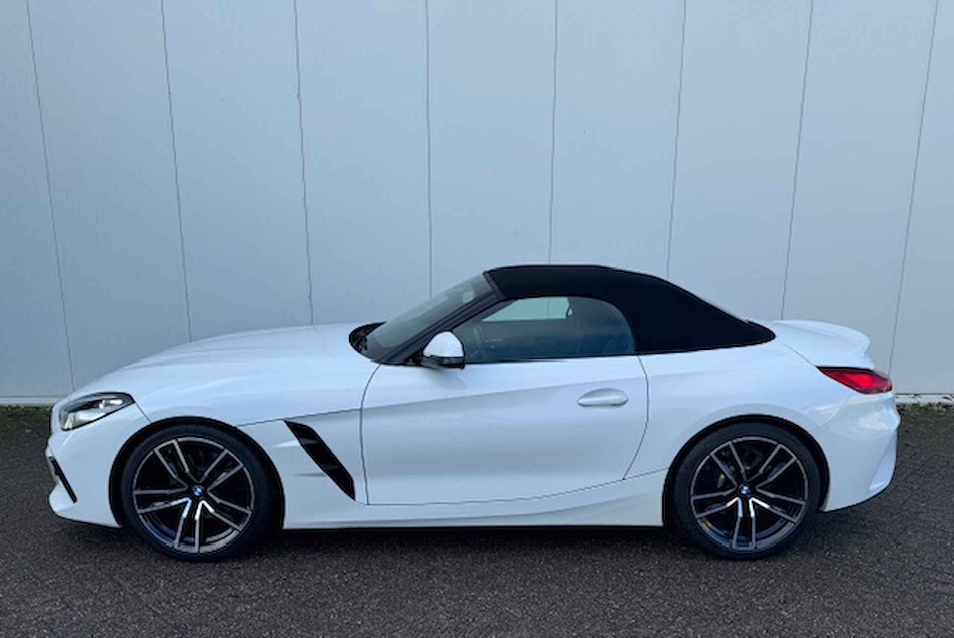 BMW Z4 Roadster sDrive20i High Executive M-sport M-sport , 19" 255 V 275 A , Harman-Kardon , Sportuitlaatsysteem , BMW LED light , Stuur&stoelverwarming , Sfeerverlichting , PTS voor en achter - 2/29