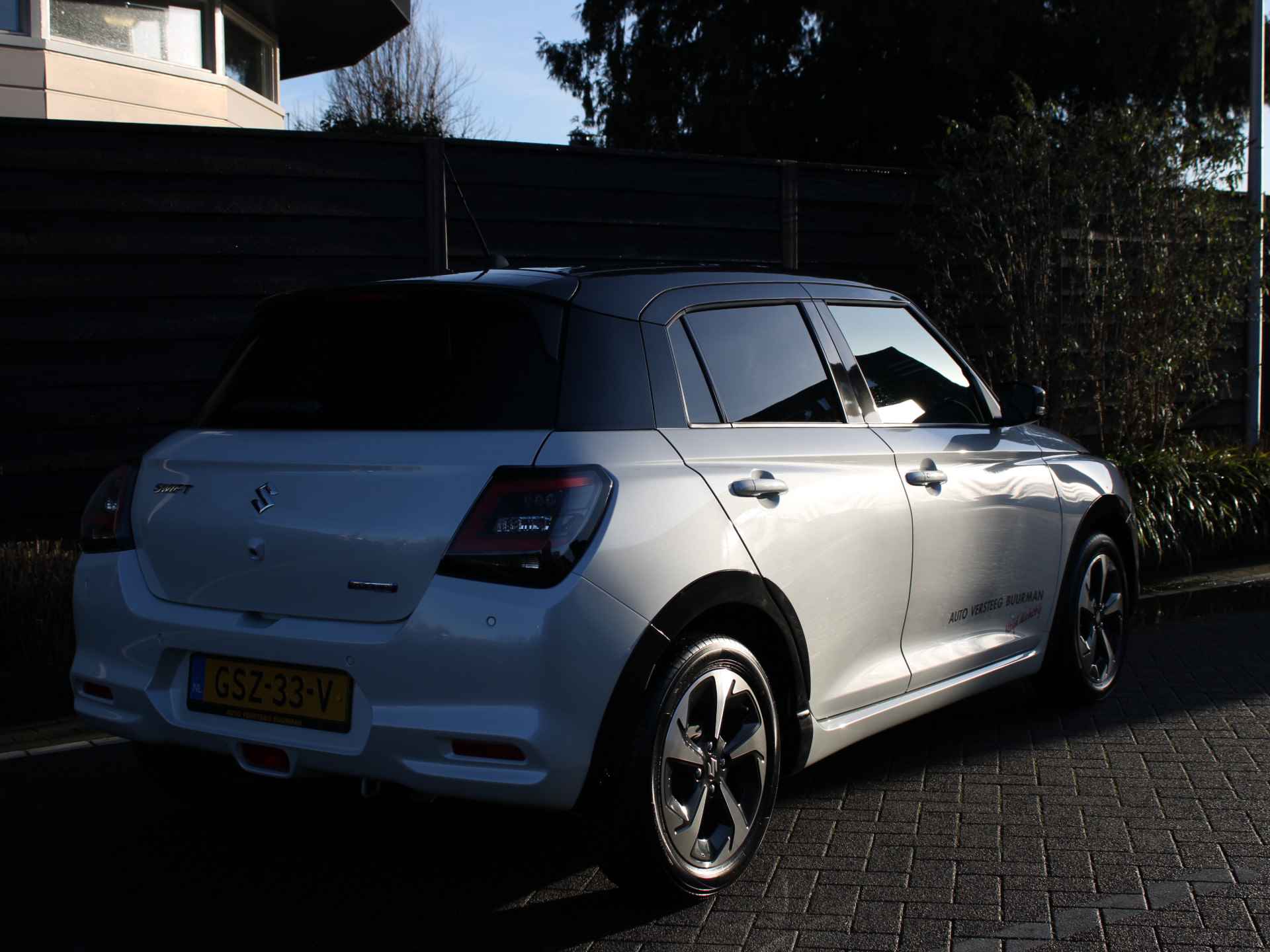 Suzuki Swift 1.2 Style 85PK Smart Hybrid CVT Automaat Two-Tone dak, Climate Control, Navigatie, Lichtmetalen velgen, Zwarte Wielkast randen - 9/47