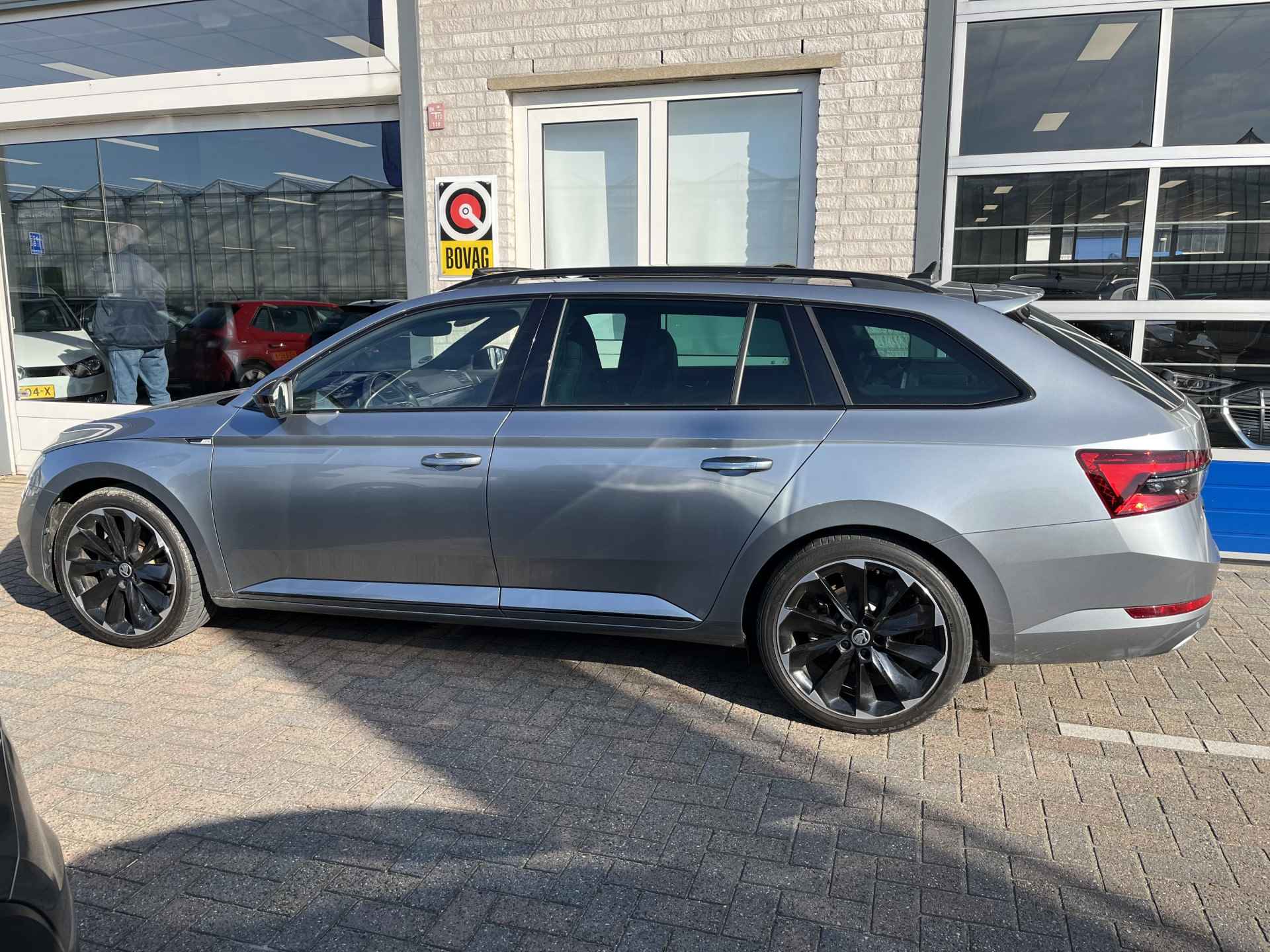 Škoda Superb Combi 1.4 TSI iV Sportline / AUTOMAAT/ PANO/ TREKHAAK/ KEYLESS/ ACC/ DIGITAL DASH/ DAB/ NAVI/ SMARTLINK/ STOELVERWARMING V&A/ PARK. SENSOREN/ MEMORY SEAT - 3/39