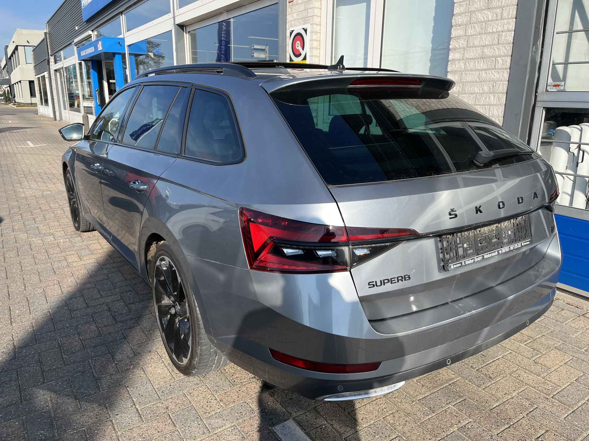 Škoda Superb Combi 1.4 TSI iV Sportline / AUTOMAAT/ PANO/ TREKHAAK/ KEYLESS/ ACC/ DIGITAL DASH/ DAB/ NAVI/ SMARTLINK/ STOELVERWARMING V&A/ PARK. SENSOREN/ MEMORY SEAT - 6/39