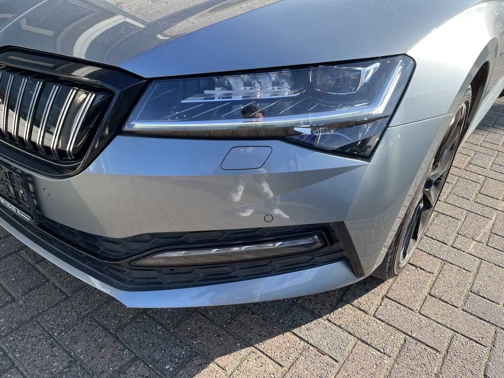 Škoda Superb Combi 1.4 TSI iV Sportline / AUTOMAAT/ PANO/ TREKHAAK/ KEYLESS/ ACC/ DIGITAL DASH/ DAB/ NAVI/ SMARTLINK/ STOELVERWARMING V&A/ PARK. SENSOREN/ MEMORY SEAT - 36/39