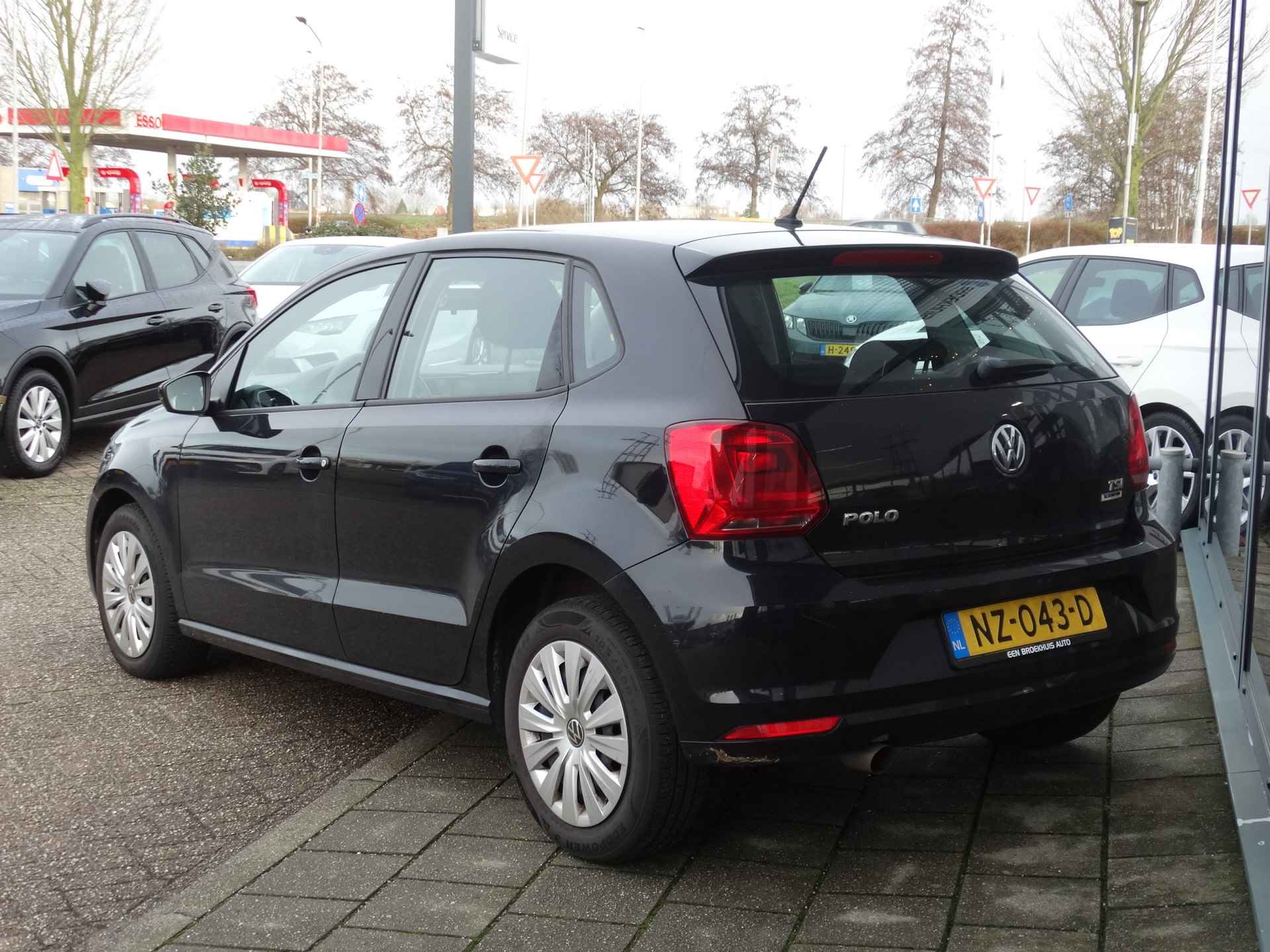 Volkswagen Polo 1.2 TSI Comfortline - 2/16