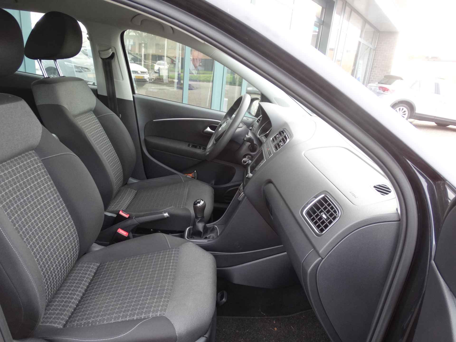 Volkswagen Polo 1.2 TSI Comfortline - 6/16