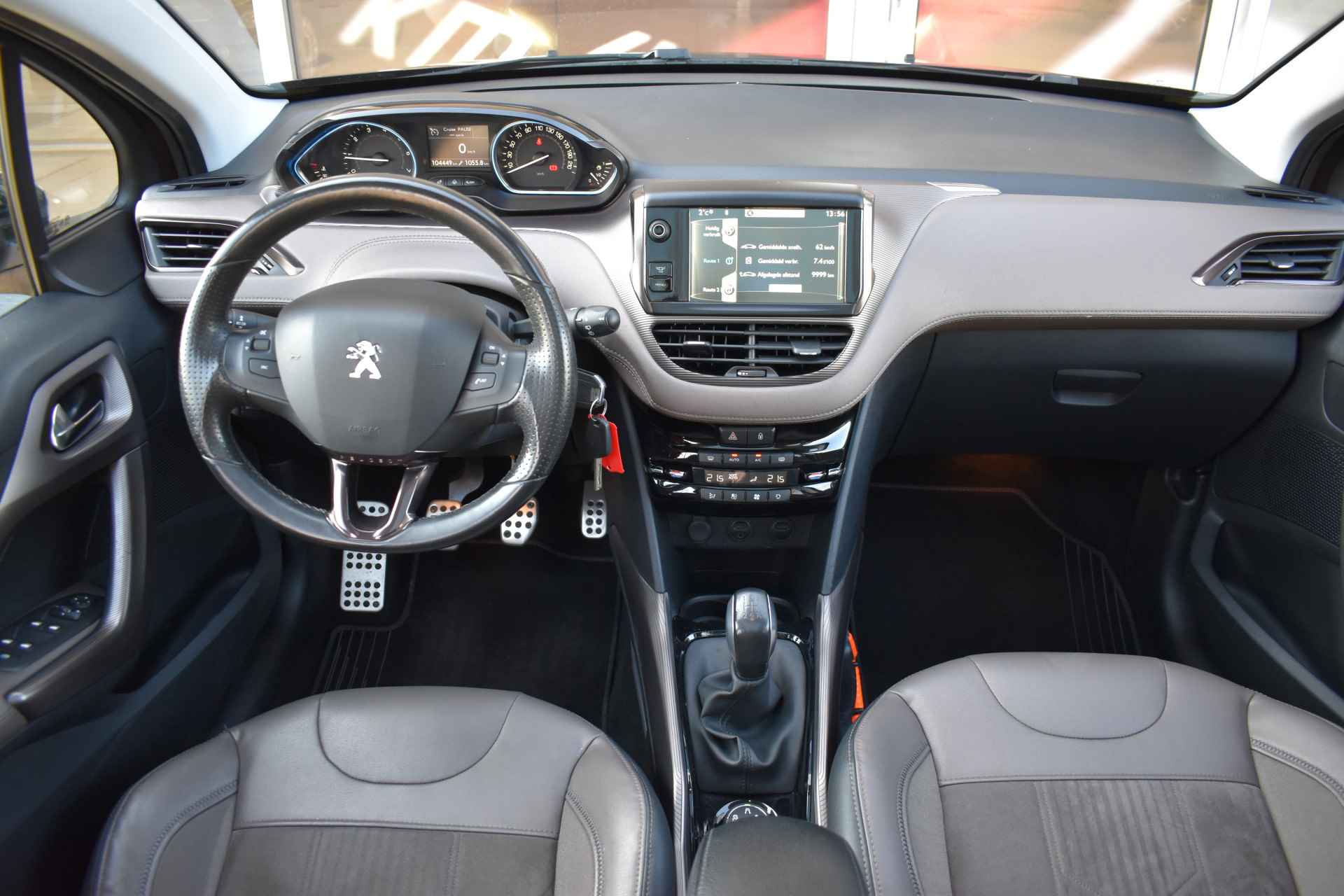 Peugeot 2008 1.6 VTi Féline / Panoramadak / Navigatie / Trekhaak / 17" LM - 17/35