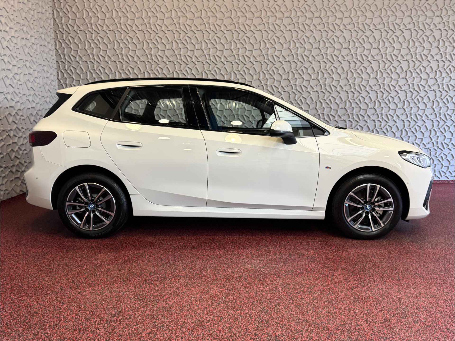 BMW 2 Serie Active Tourer 225E XDRIVE 245PK M SPORT LED ELEK.KLEP CAMERA STOEL/STUUR VERW AWD 4X4 4WD M-Sportpakket  PHEV - 87/104